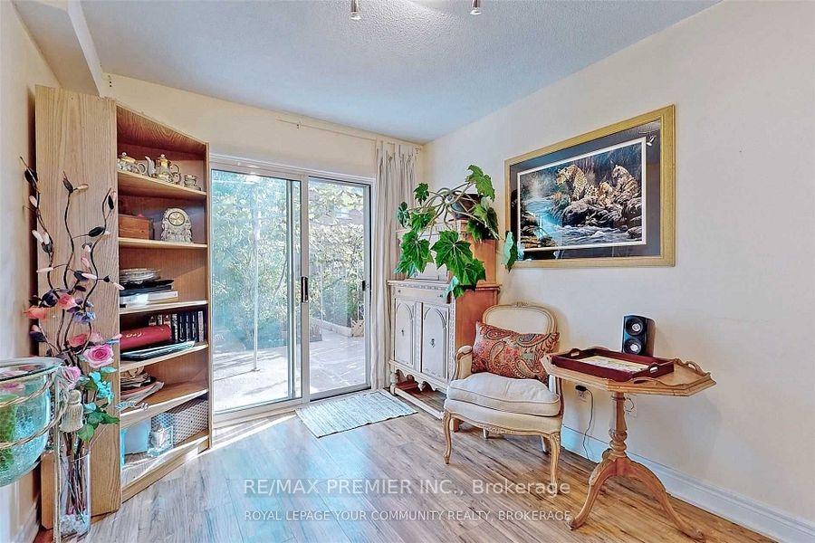 Photo 38 of 47 Tania Crescent, Vaughan, Maple — HOMEH