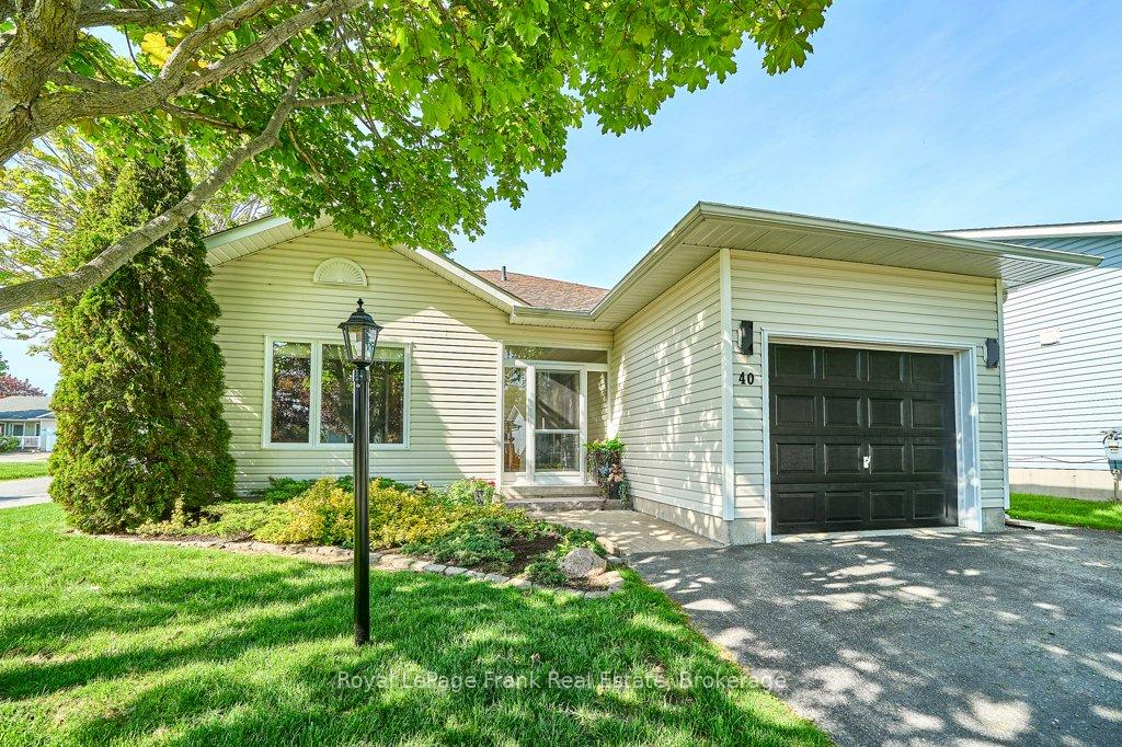 Photo 2 of 40 Niagara Trail, Clarington, Newcastle — HOMEH