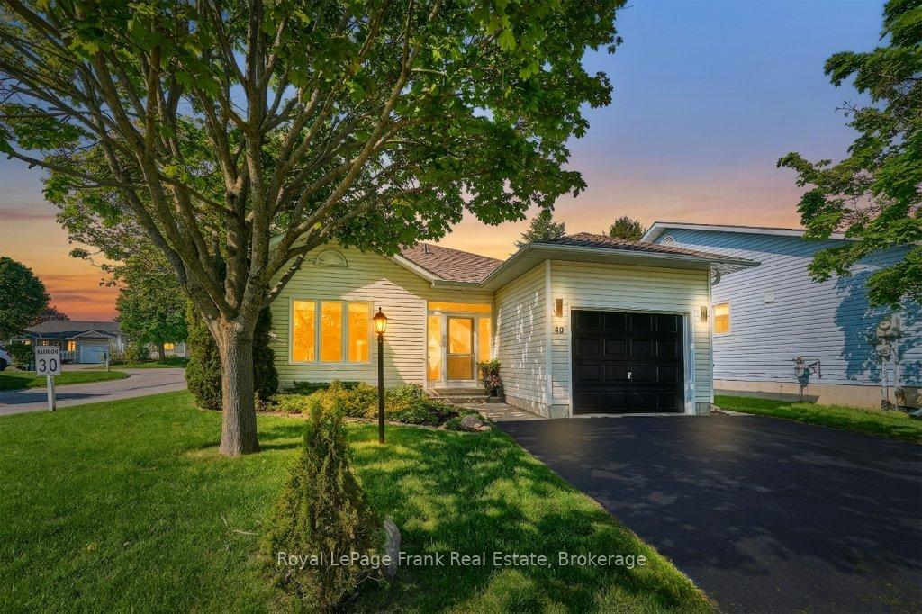 Photo 25 of 40 Niagara Trail, Clarington, Newcastle — HOMEH