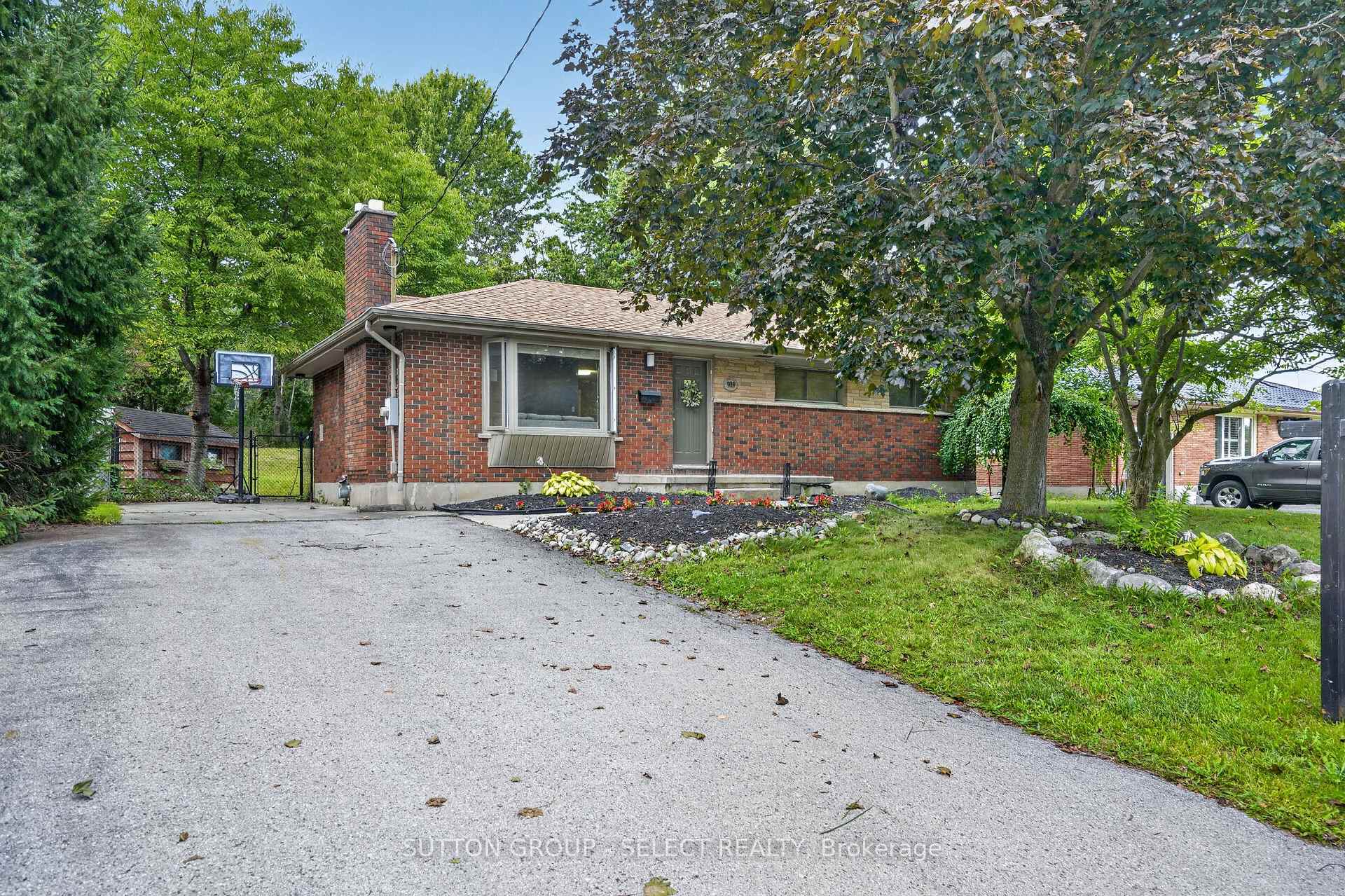 Photo of 919 Quinton Road