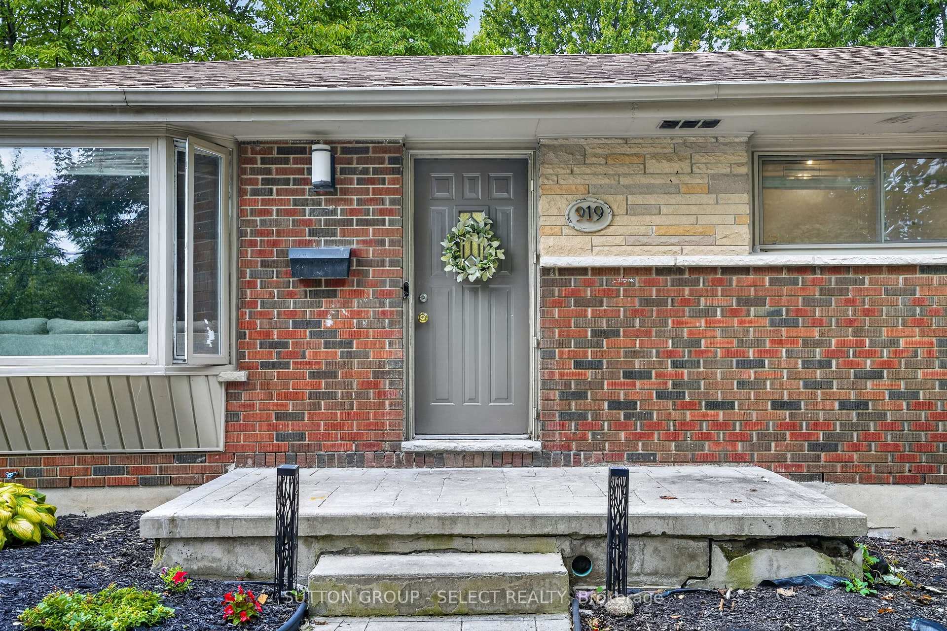 Photo 4 of 919 Quinton Road, London, North P — HOMEH