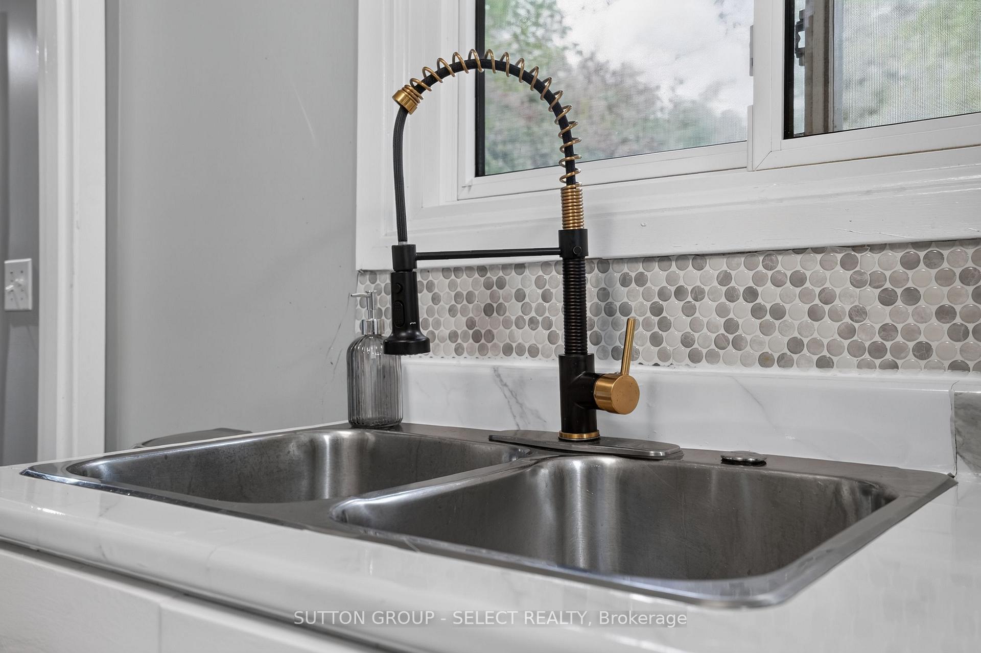 Photo 17 of 919 Quinton Road, London, North P — HOMEH