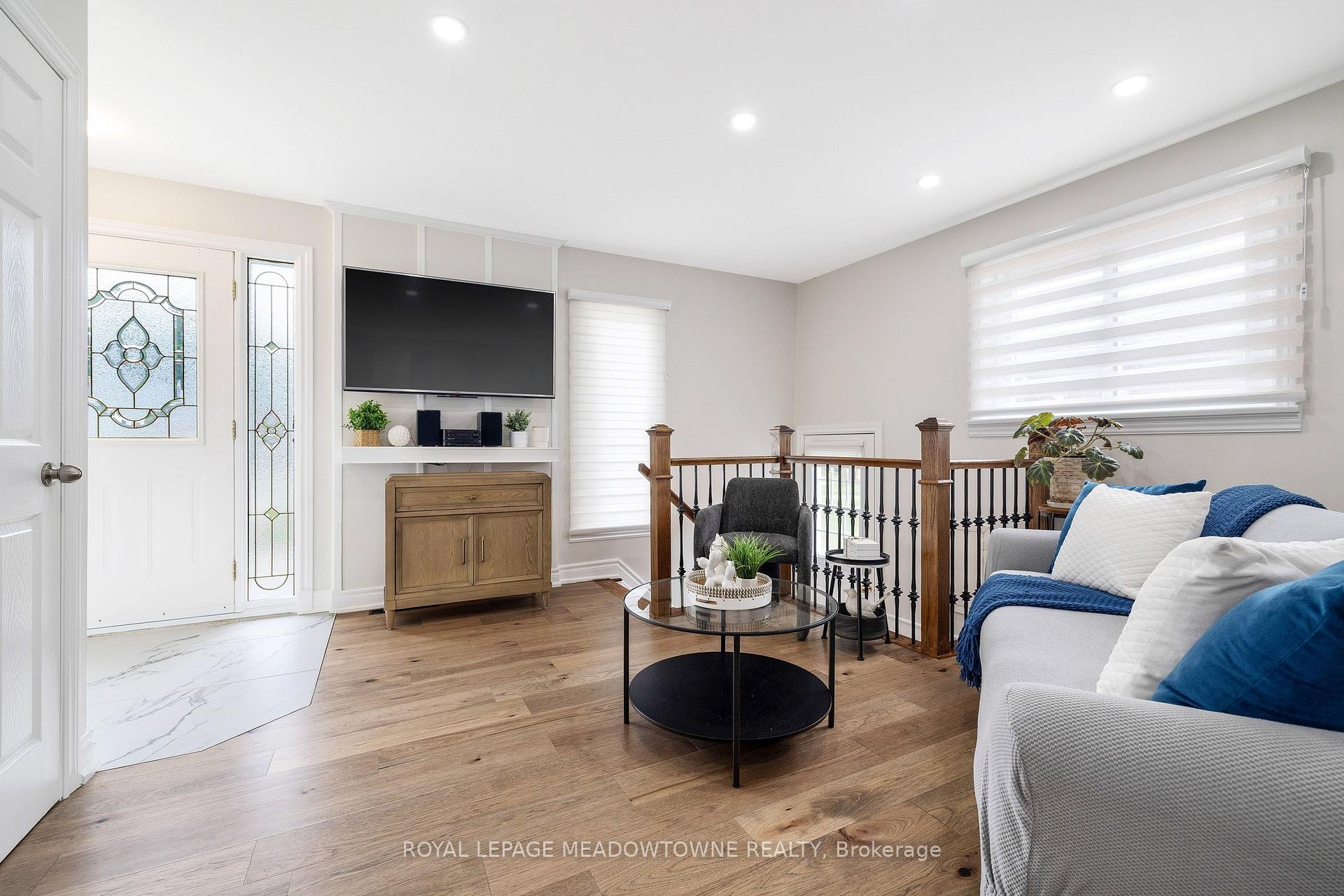 Photo 6 of 46 Hewson Crescent, Halton Hills, Georgetown — HOMEH