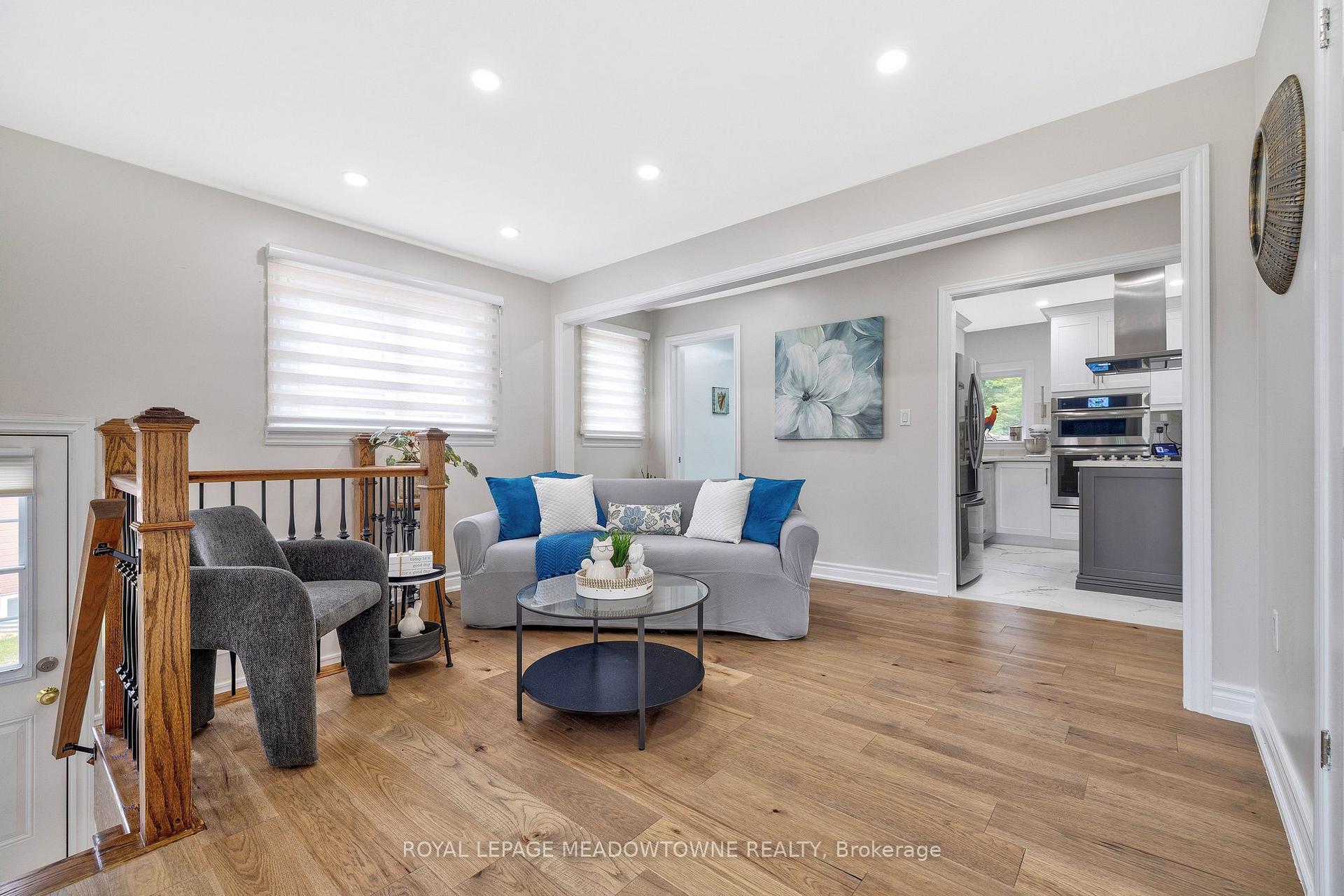 Photo 7 of 46 Hewson Crescent, Halton Hills, Georgetown — HOMEH