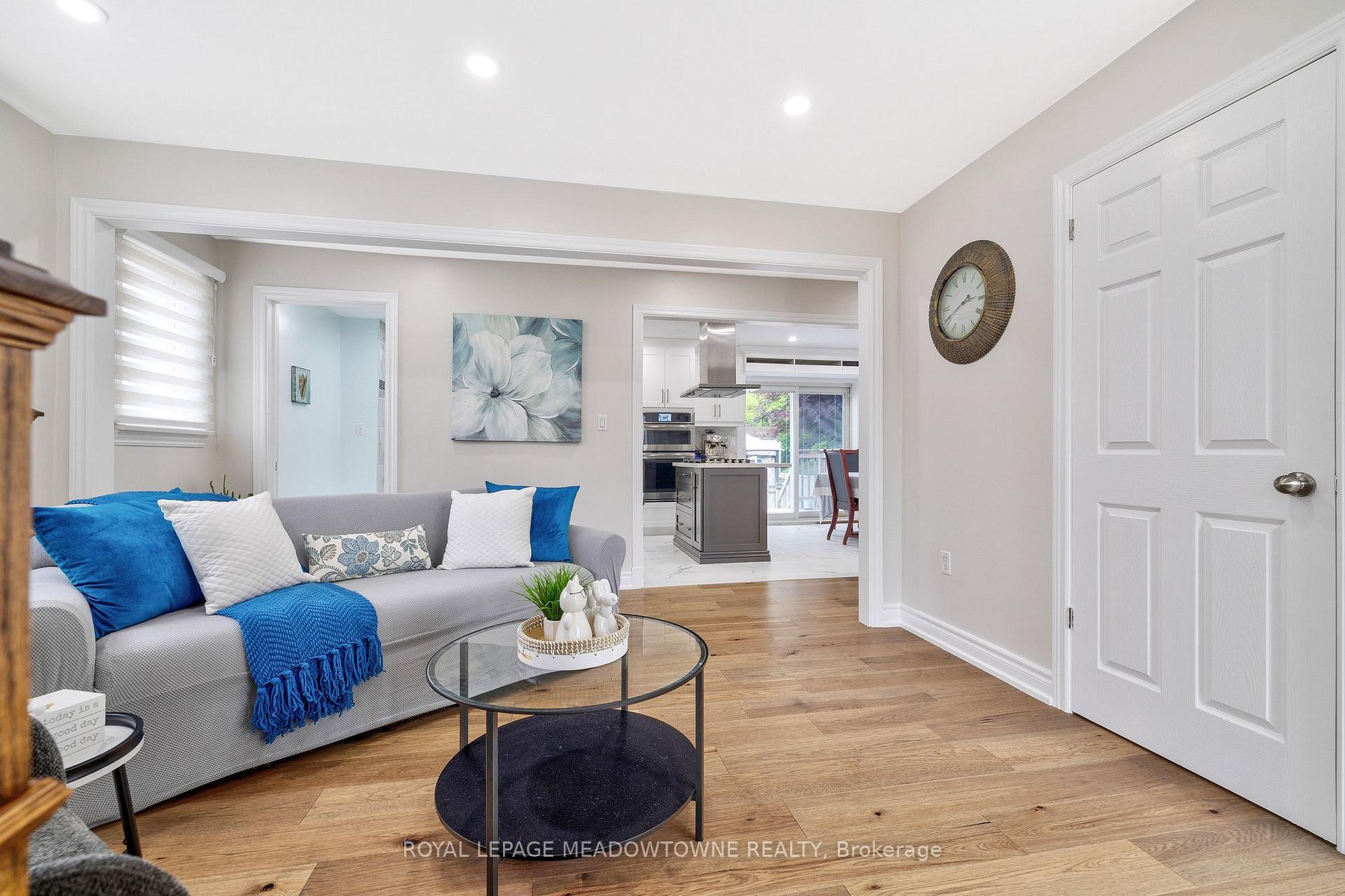 Photo 8 of 46 Hewson Crescent, Halton Hills, Georgetown — HOMEH