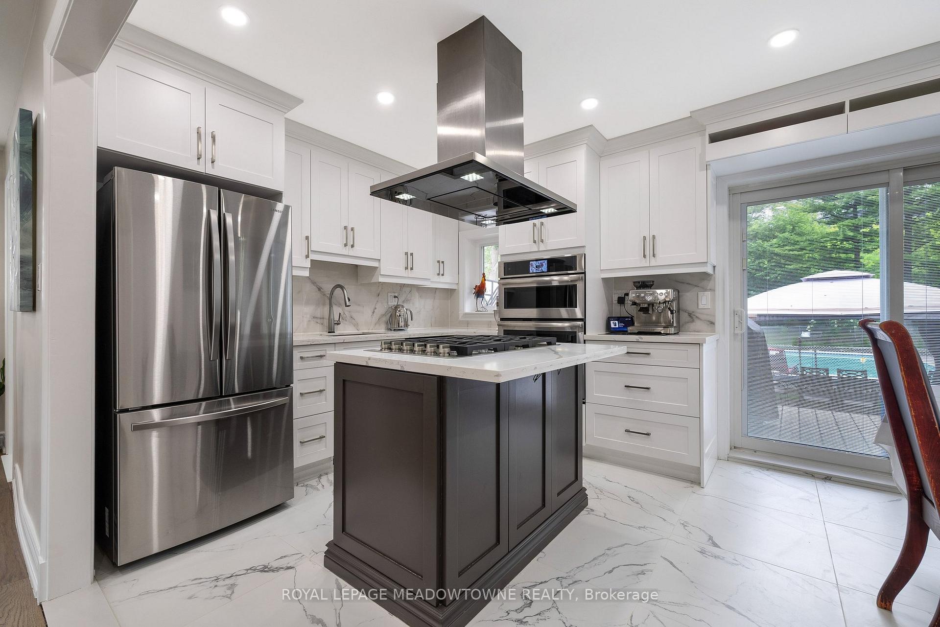 Photo 10 of 46 Hewson Crescent, Halton Hills, Georgetown — HOMEH