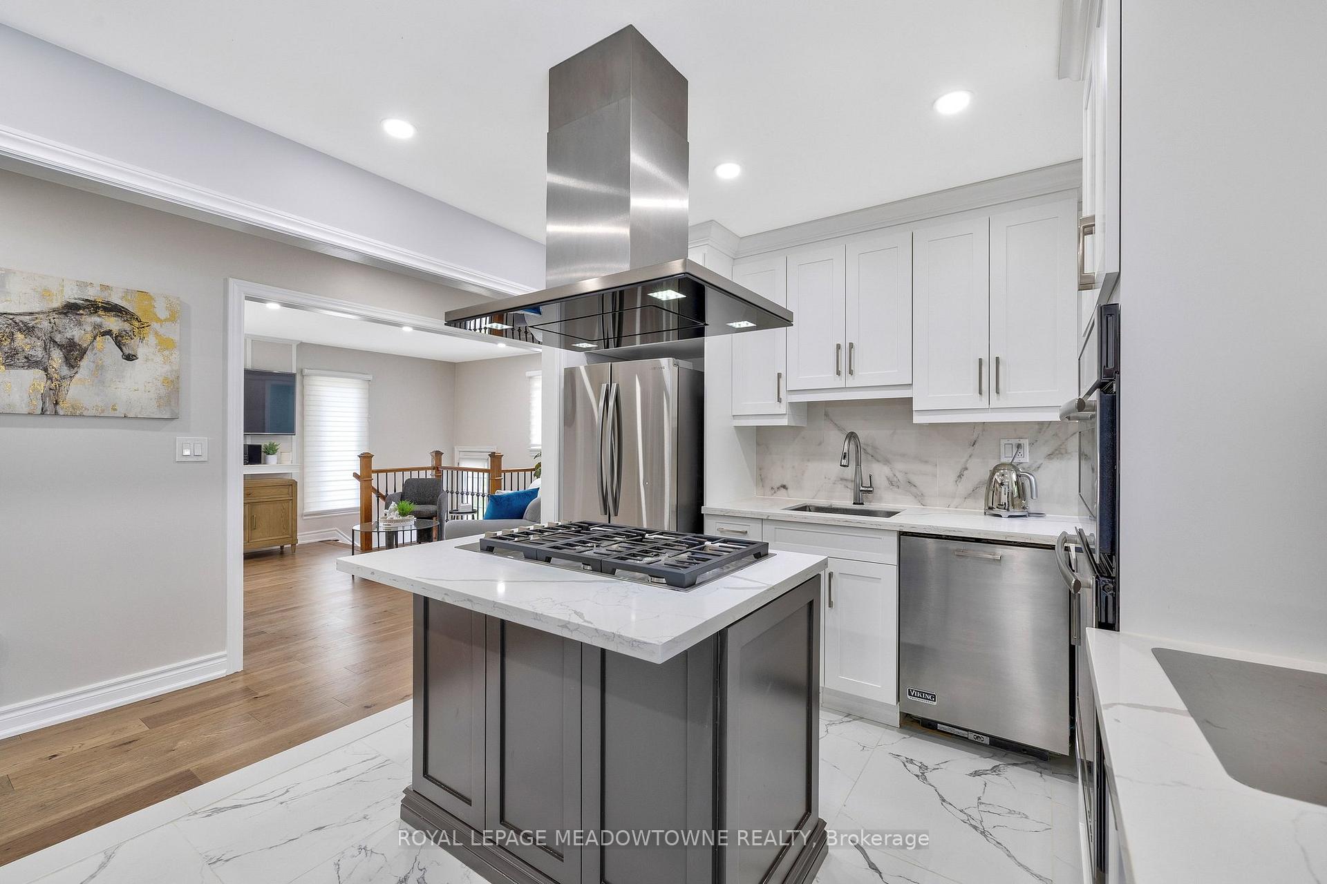 Photo 12 of 46 Hewson Crescent, Halton Hills, Georgetown — HOMEH