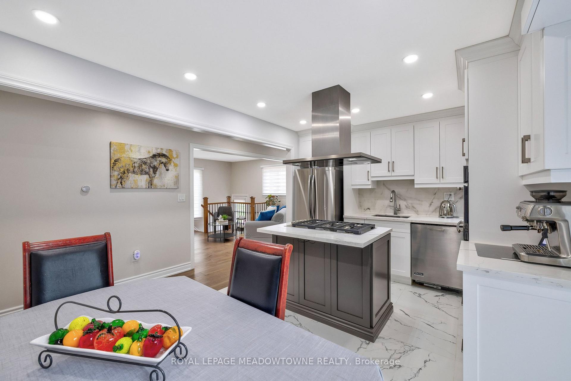 Photo 15 of 46 Hewson Crescent, Halton Hills, Georgetown — HOMEH
