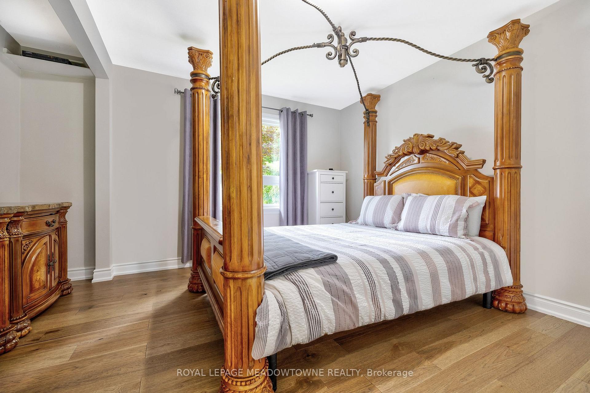 Photo 18 of 46 Hewson Crescent, Halton Hills, Georgetown — HOMEH