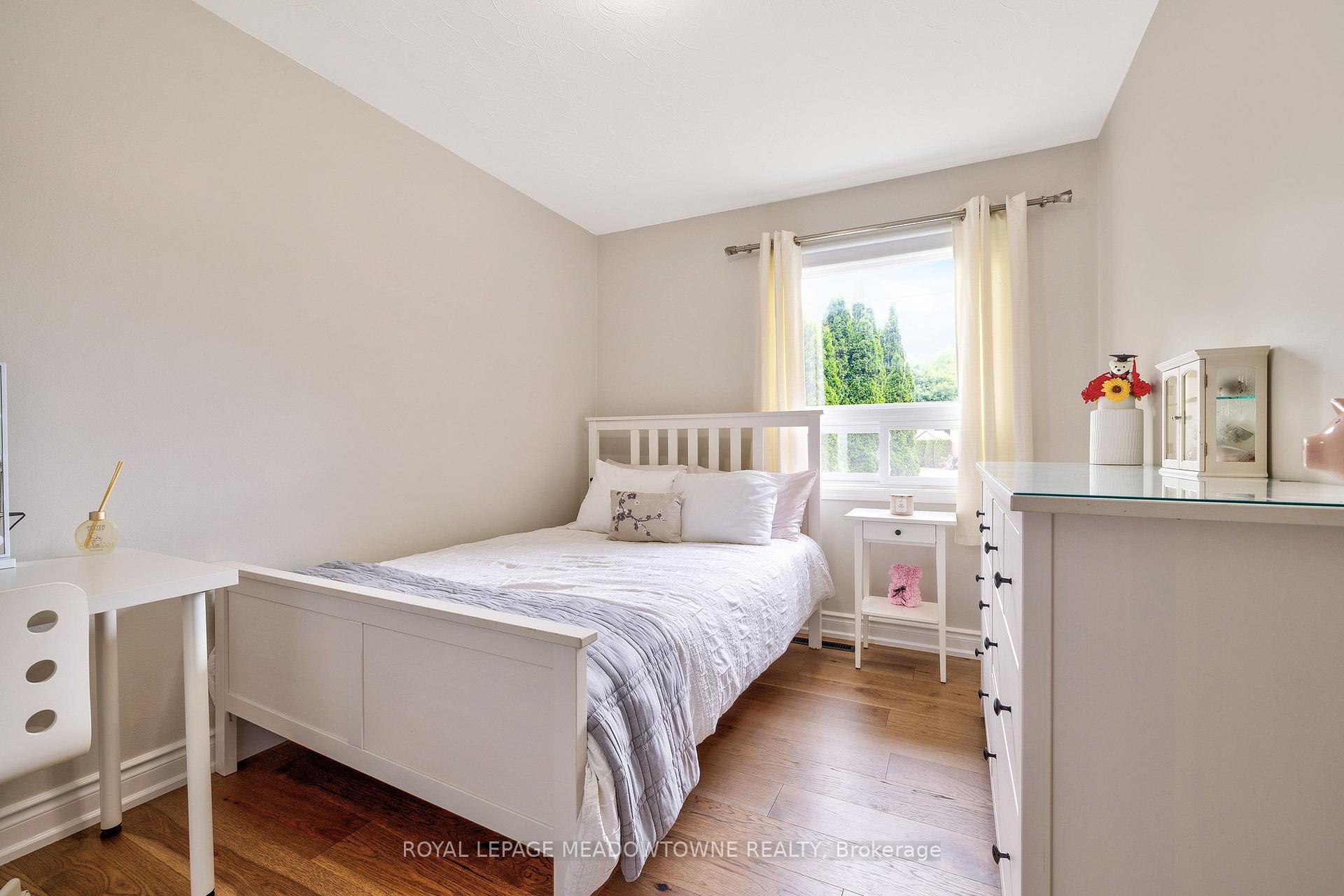 Photo 22 of 46 Hewson Crescent, Halton Hills, Georgetown — HOMEH