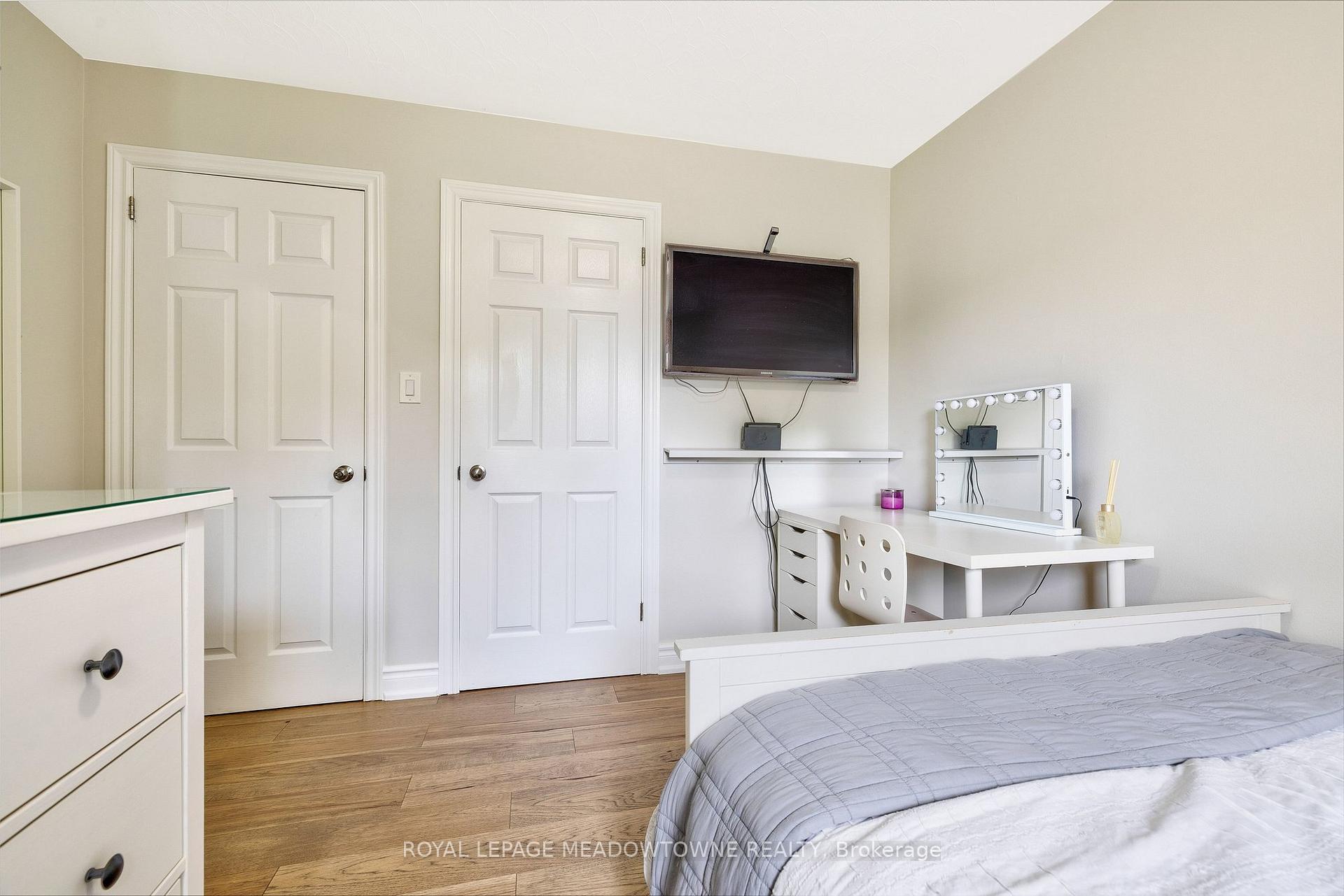 Photo 23 of 46 Hewson Crescent, Halton Hills, Georgetown — HOMEH