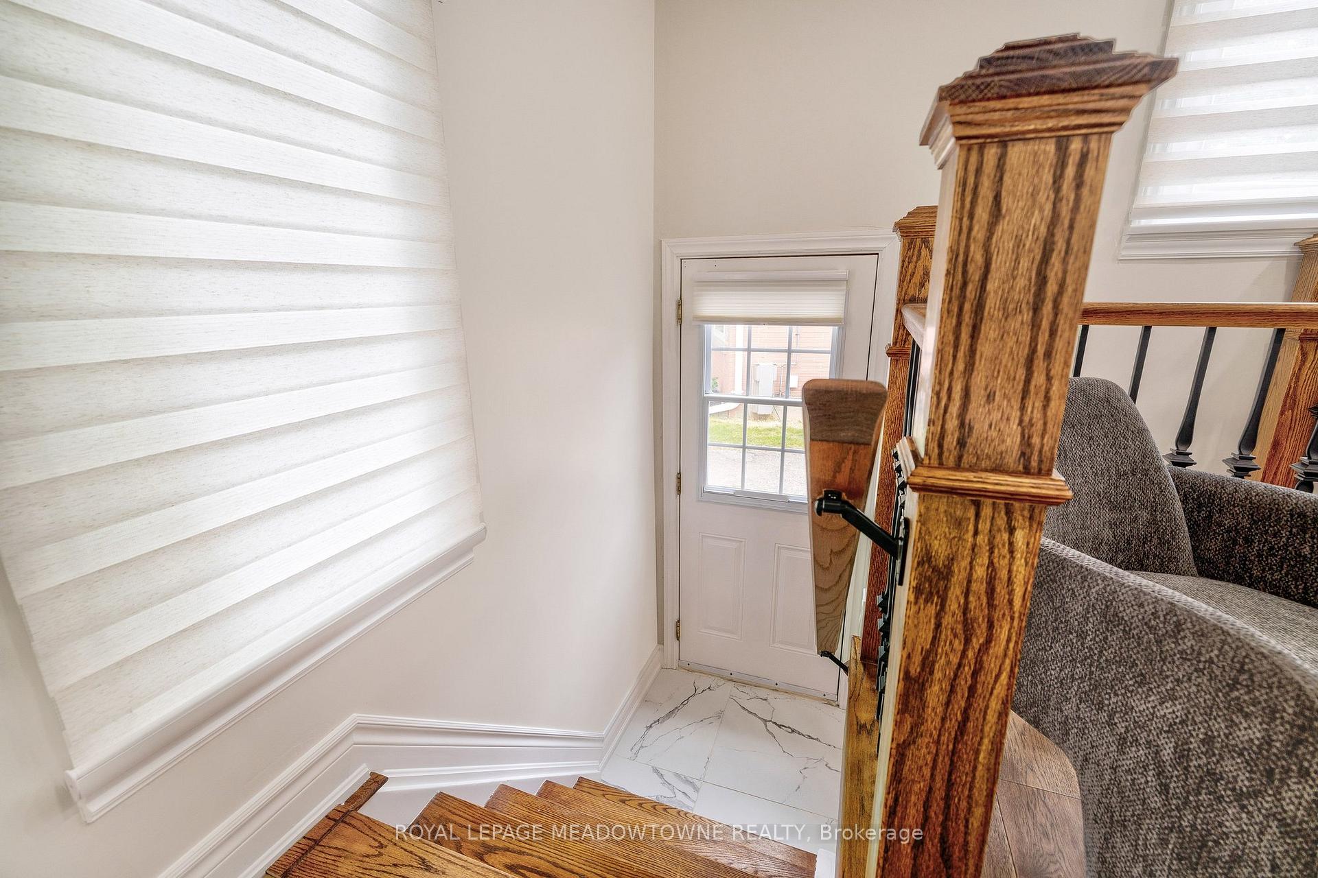 Photo 24 of 46 Hewson Crescent, Halton Hills, Georgetown — HOMEH