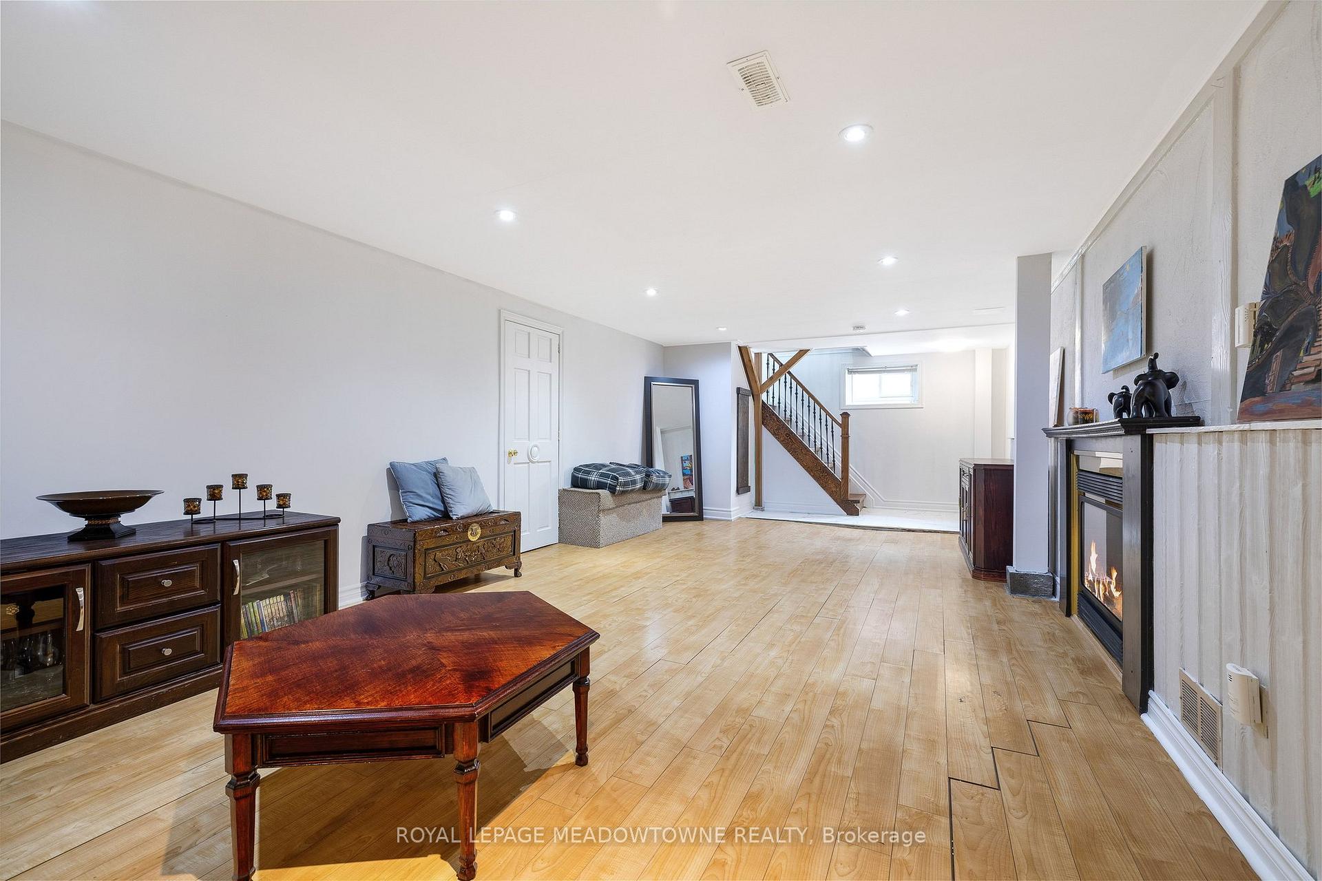 Photo 27 of 46 Hewson Crescent, Halton Hills, Georgetown — HOMEH