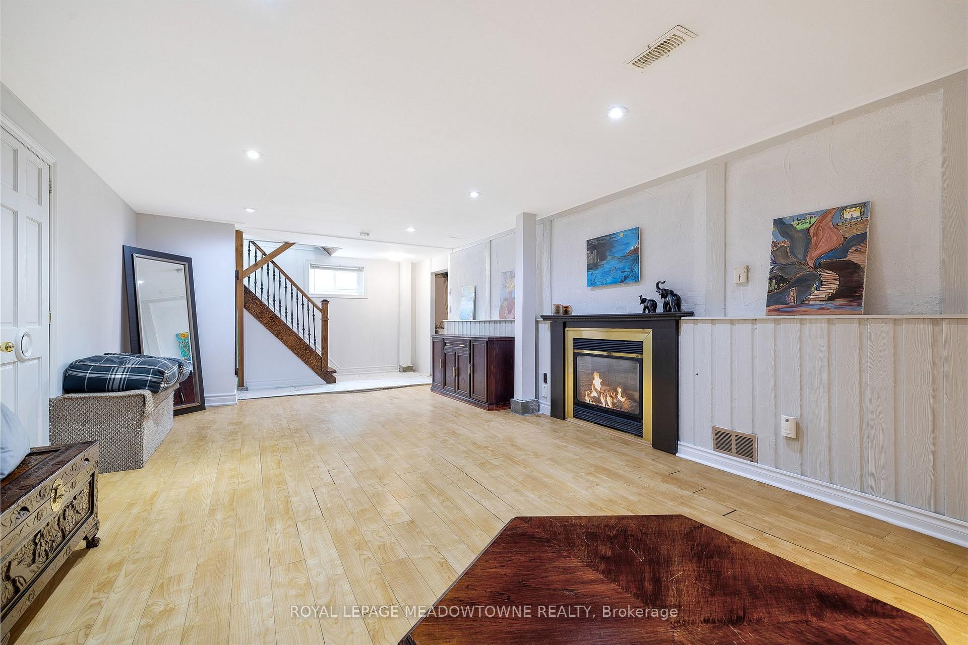 Photo 28 of 46 Hewson Crescent, Halton Hills, Georgetown — HOMEH
