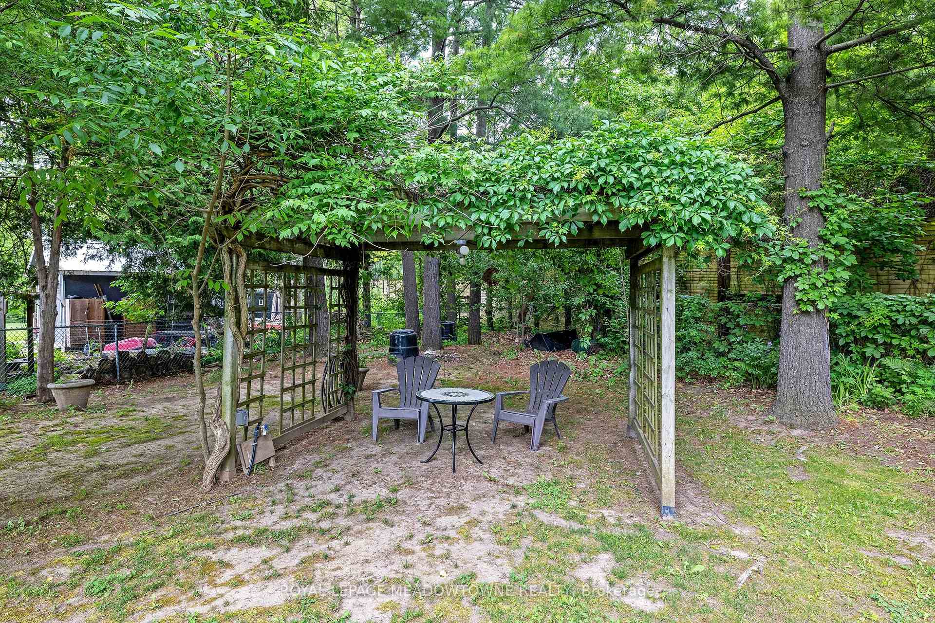 Photo 41 of 46 Hewson Crescent, Halton Hills, Georgetown — HOMEH