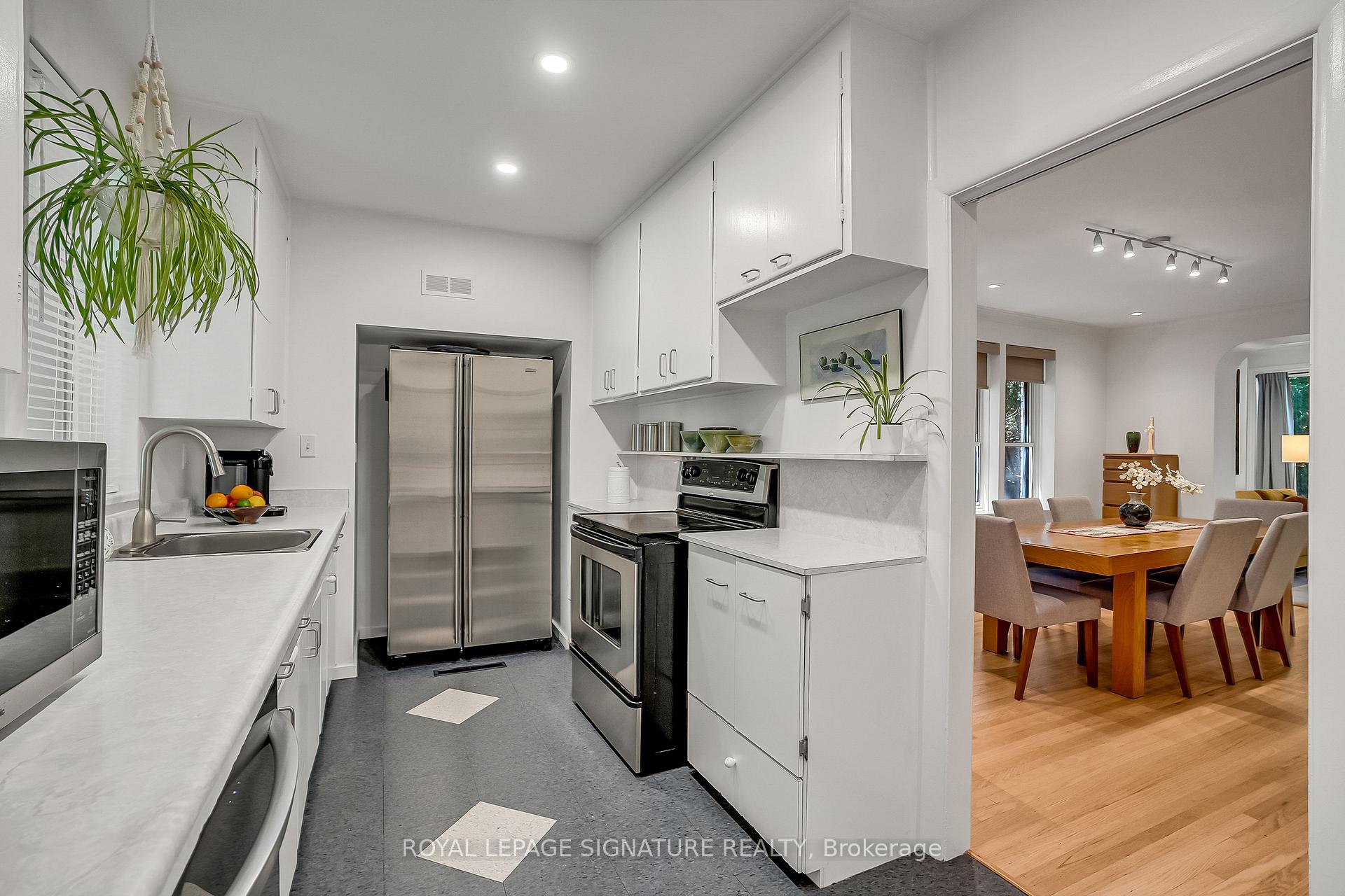 Photo 8 of 55 Hemford Crescent, North York, Banbury-Don Mills — HOMEH