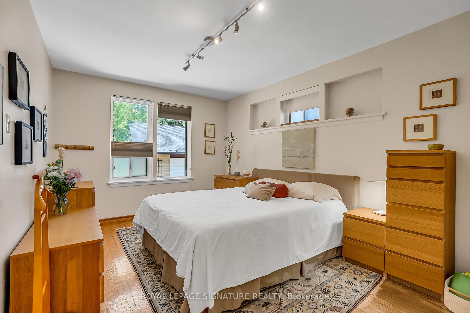 Photo 14 of 55 Hemford Crescent, North York, Banbury-Don Mills — HOMEH