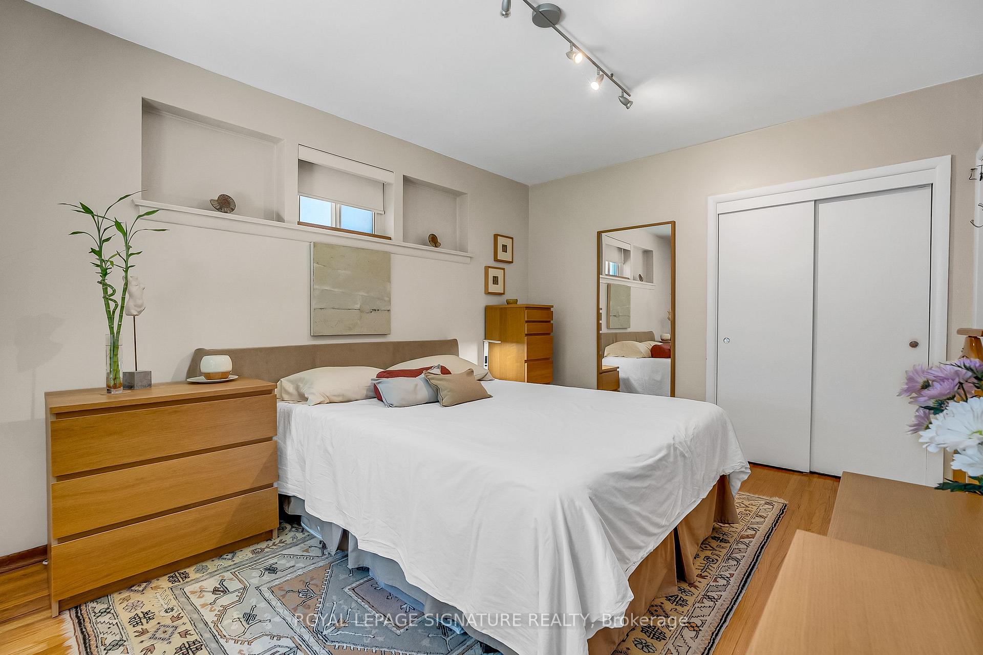 Photo 15 of 55 Hemford Crescent, North York, Banbury-Don Mills — HOMEH