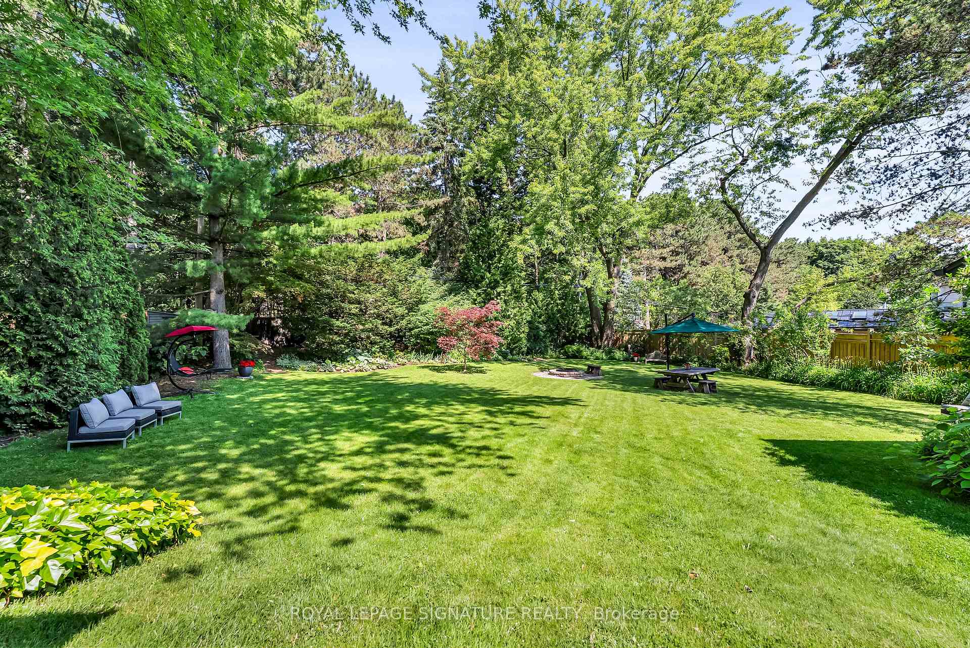 Photo 33 of 55 Hemford Crescent, North York, Banbury-Don Mills — HOMEH