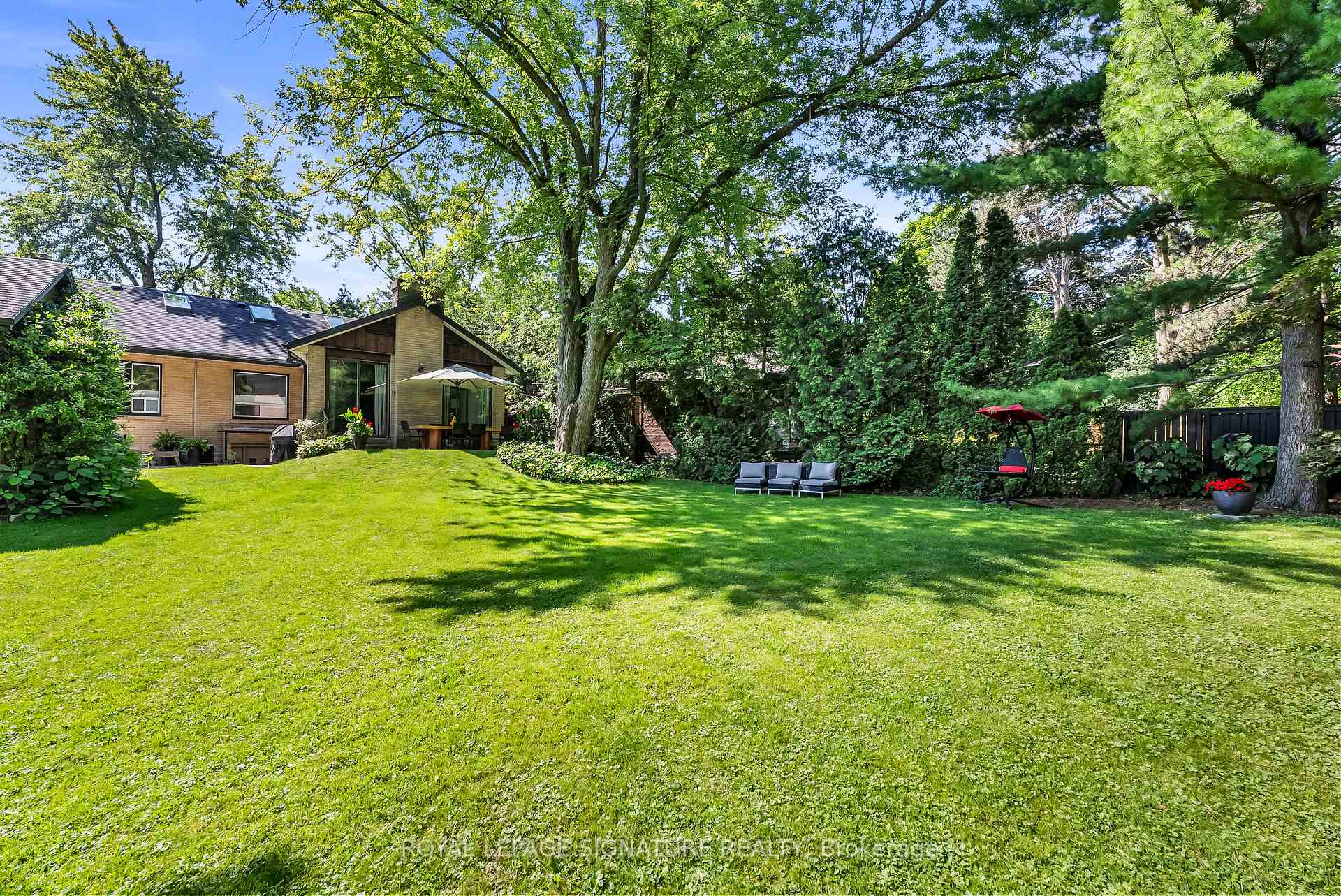 Photo 34 of 55 Hemford Crescent, North York, Banbury-Don Mills — HOMEH