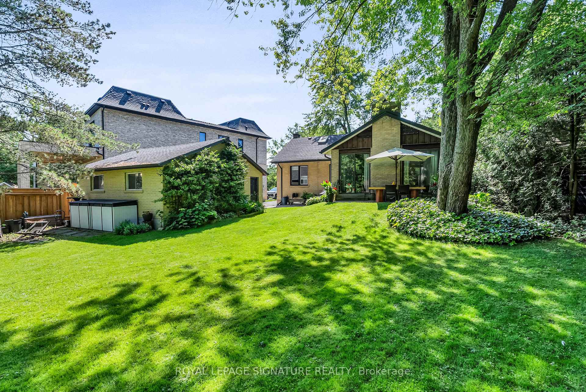 Photo 35 of 55 Hemford Crescent, North York, Banbury-Don Mills — HOMEH