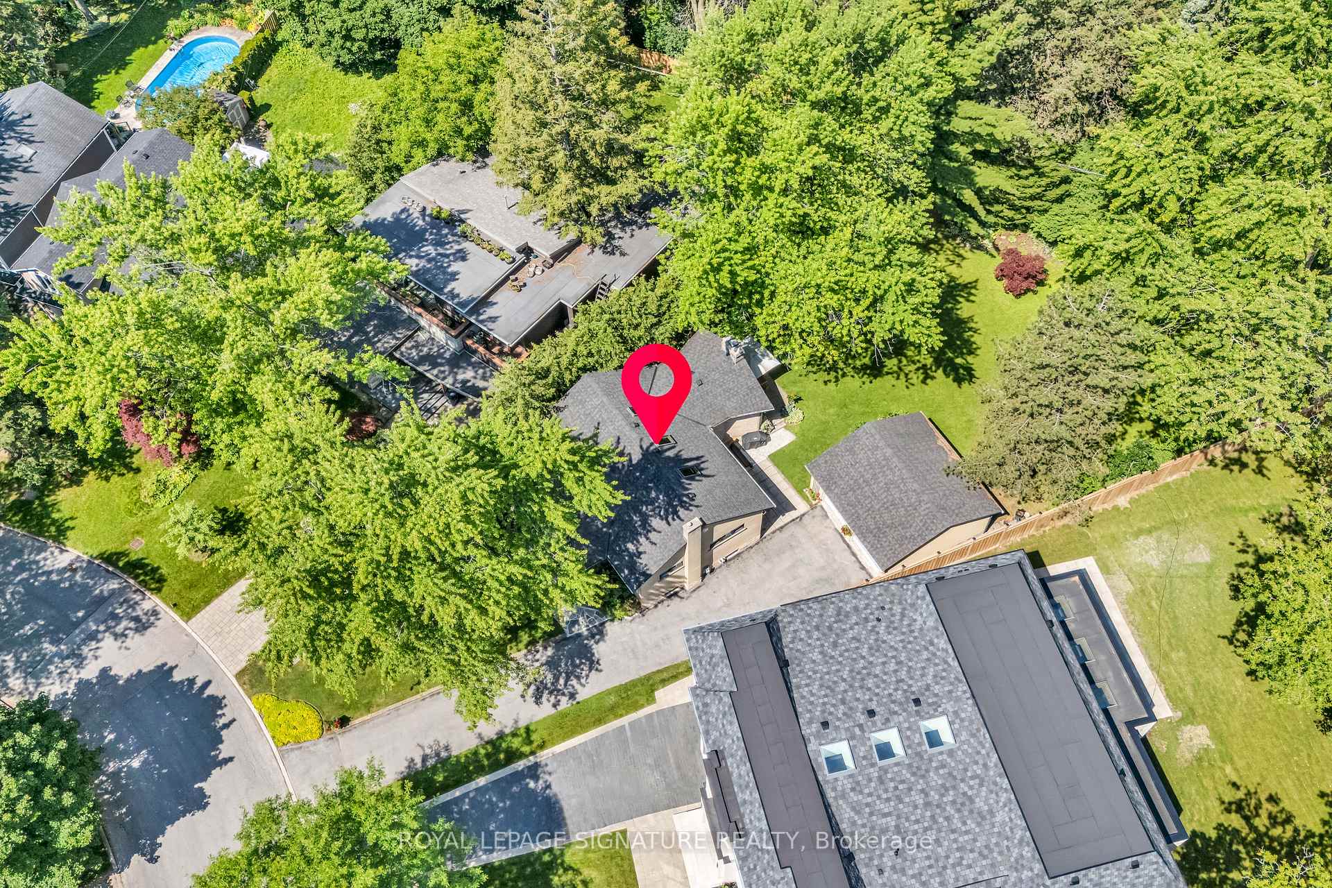 Photo 39 of 55 Hemford Crescent, North York, Banbury-Don Mills — HOMEH