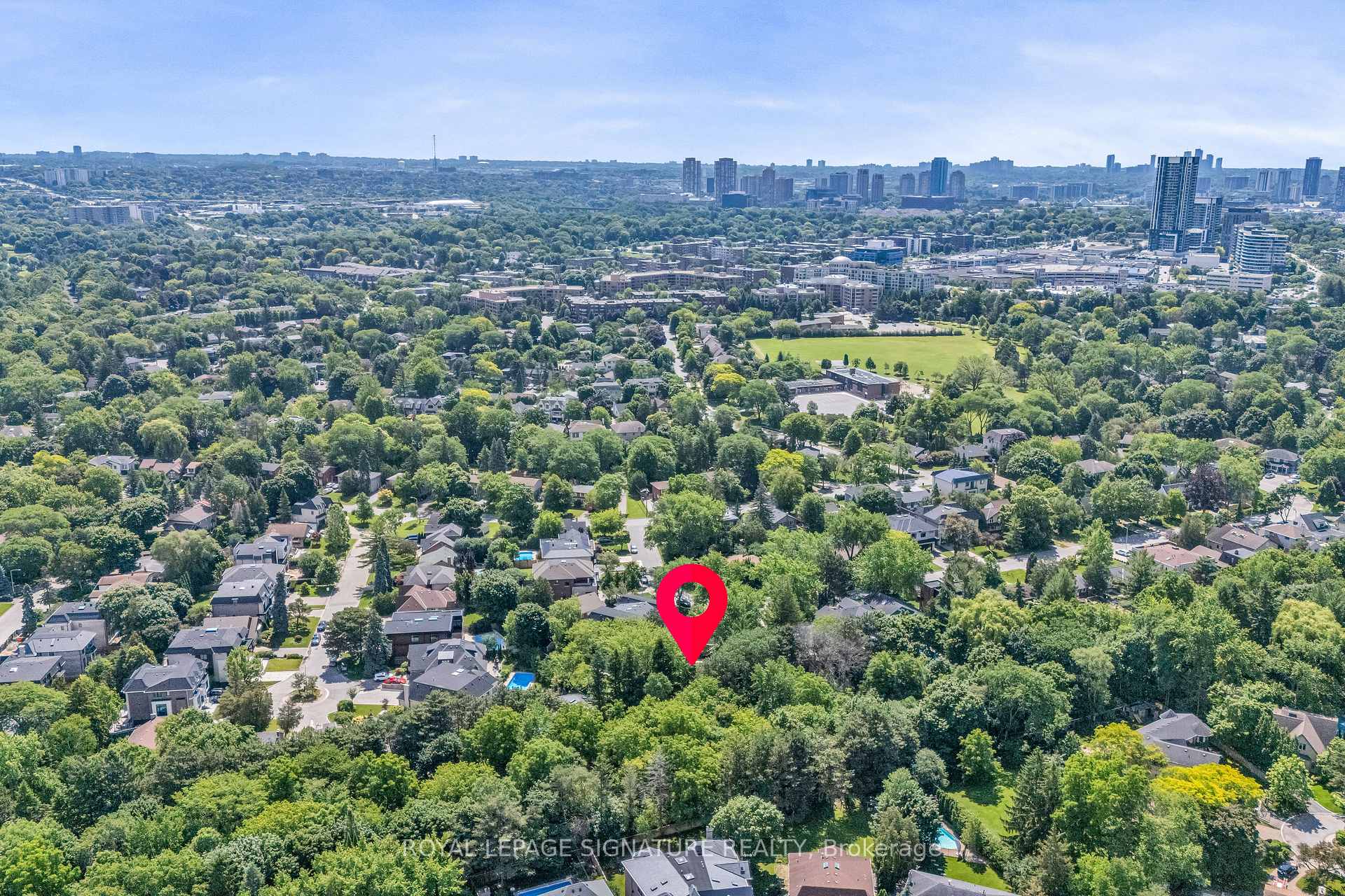 Photo 42 of 55 Hemford Crescent, North York, Banbury-Don Mills — HOMEH