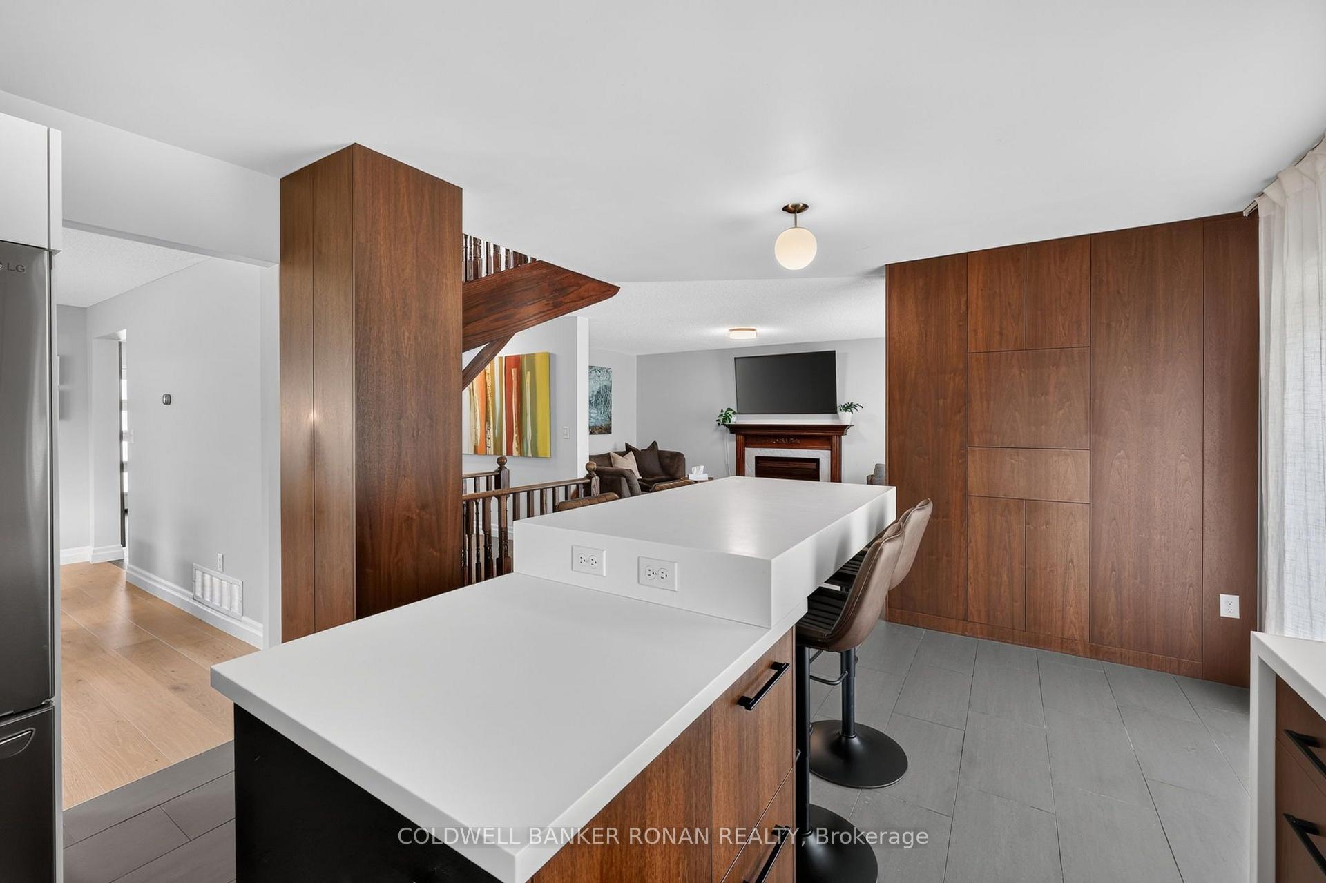 Photo 13 of 35 Farmstead Crescent, Barrie, Holly — HOMEH