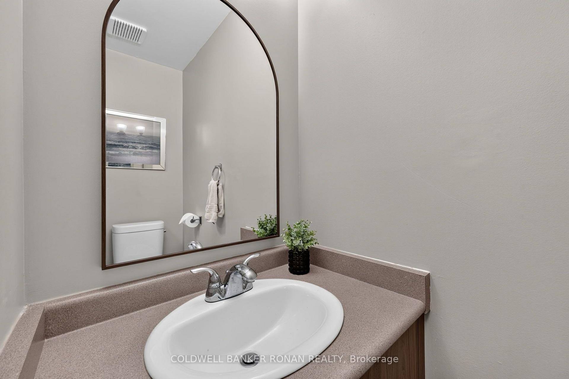 Photo 19 of 35 Farmstead Crescent, Barrie, Holly — HOMEH