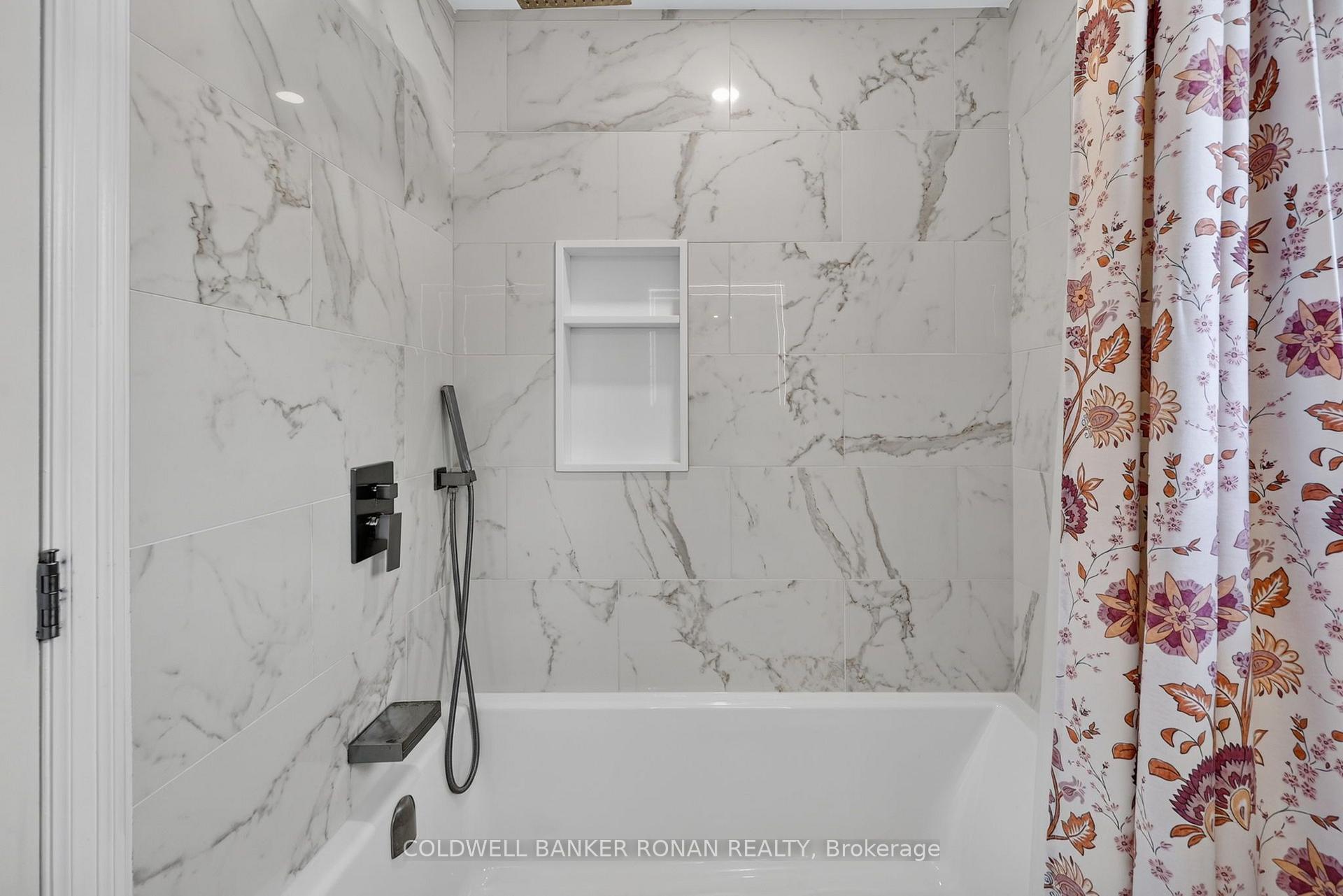 Photo 32 of 35 Farmstead Crescent, Barrie, Holly — HOMEH