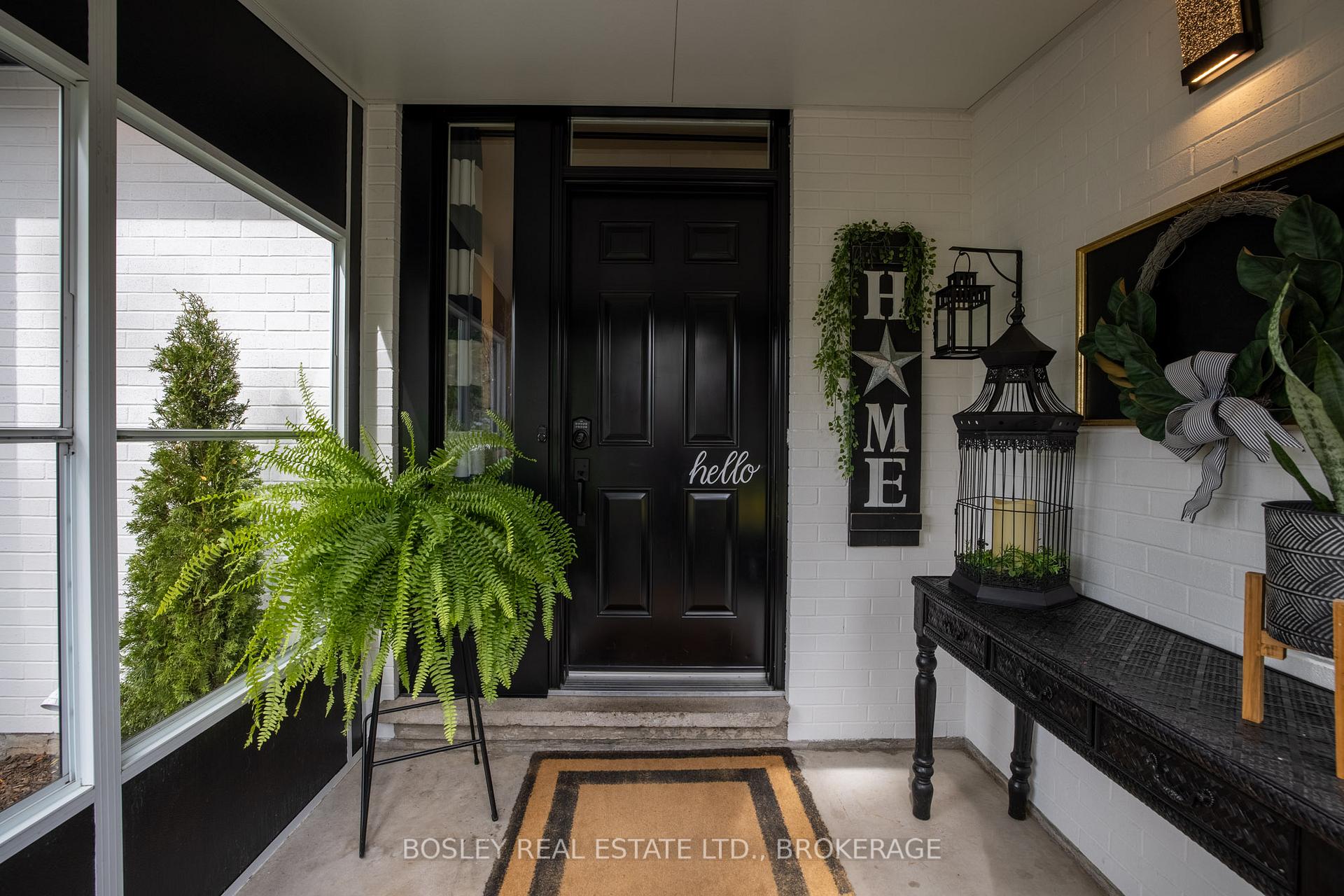 Photo 2 of 4148 Dorchester Road, Niagara Falls, Morrison — HOMEH