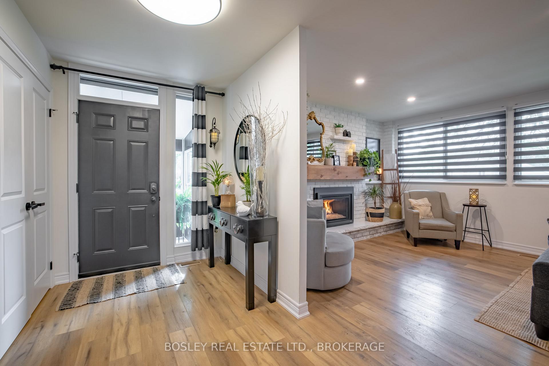 Photo 3 of 4148 Dorchester Road, Niagara Falls, Morrison — HOMEH