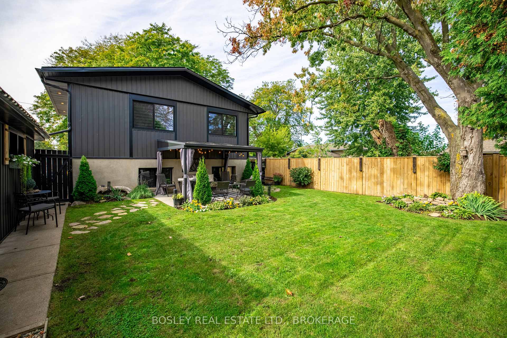 Photo 37 of 4148 Dorchester Road, Niagara Falls, Morrison — HOMEH
