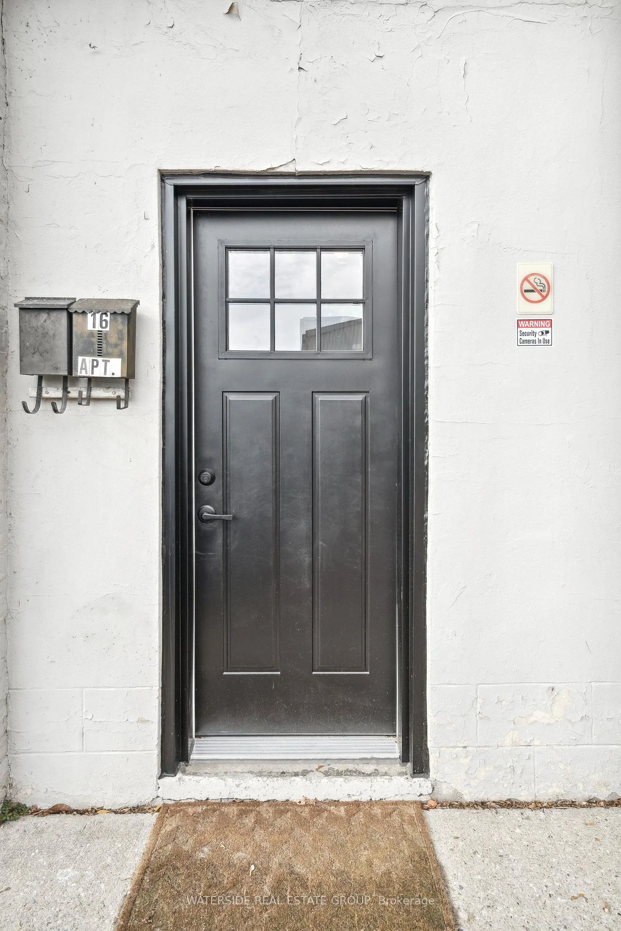 Photo 3 of 16 McMurray Street, Hamilton, Dundas — HOMEH