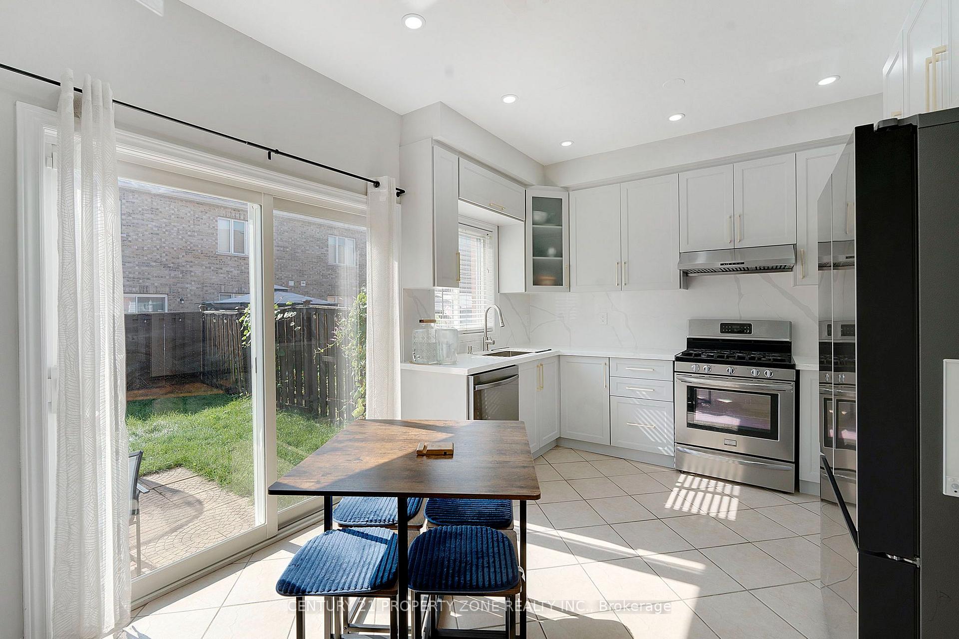 Photo 10 of 221 Andrews Trail, Milton, Clarke — HOMEH