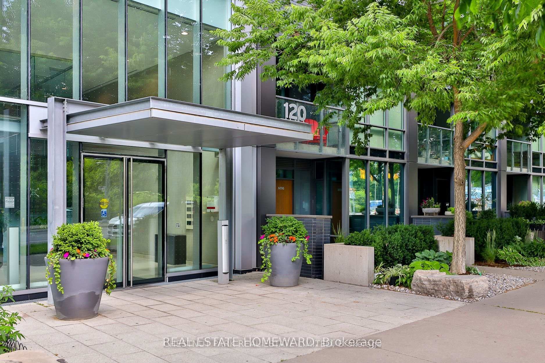 Photo 4 of Unit S714, 120 Bayview Avenue, Toronto, Waterfront Communities — HOMEH