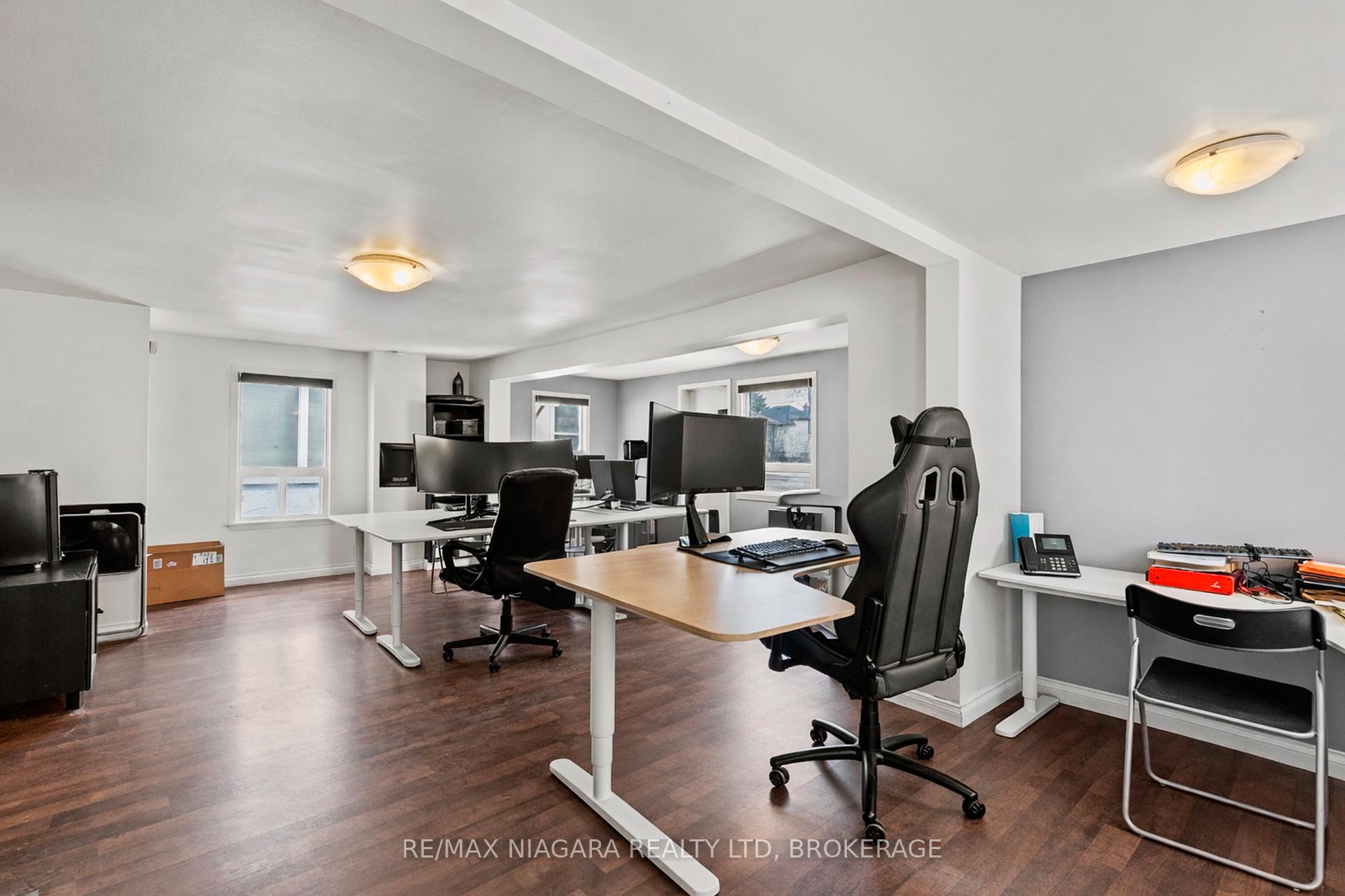 Photo 11 of 196 King Street, St. Catharines, Downtown — HOMEH