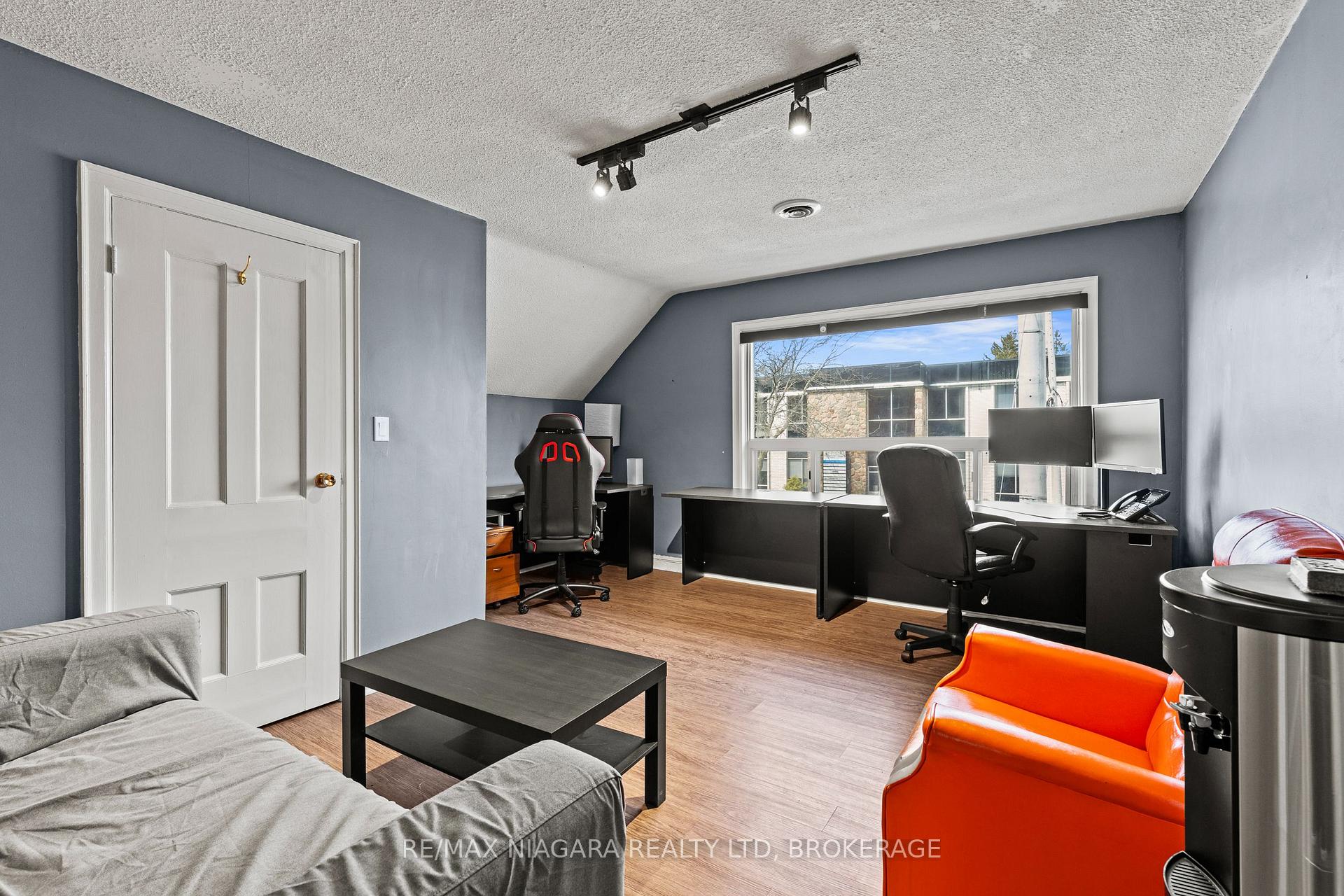 Photo 14 of 196 King Street, St. Catharines, Downtown — HOMEH