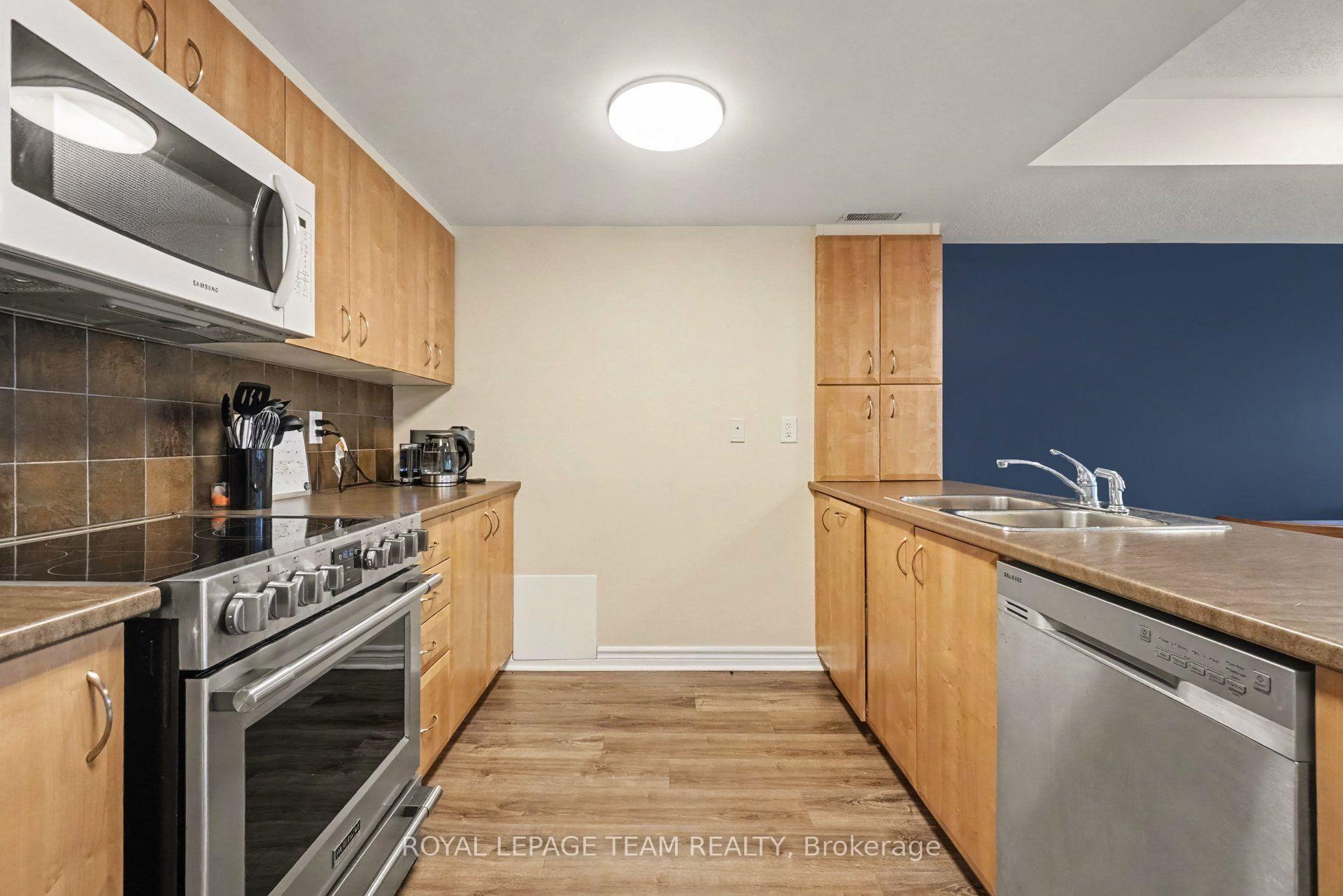 Photo 5 of Unit B, 256 Titanium Private, Ottawa, Convent Glen North — HOMEH