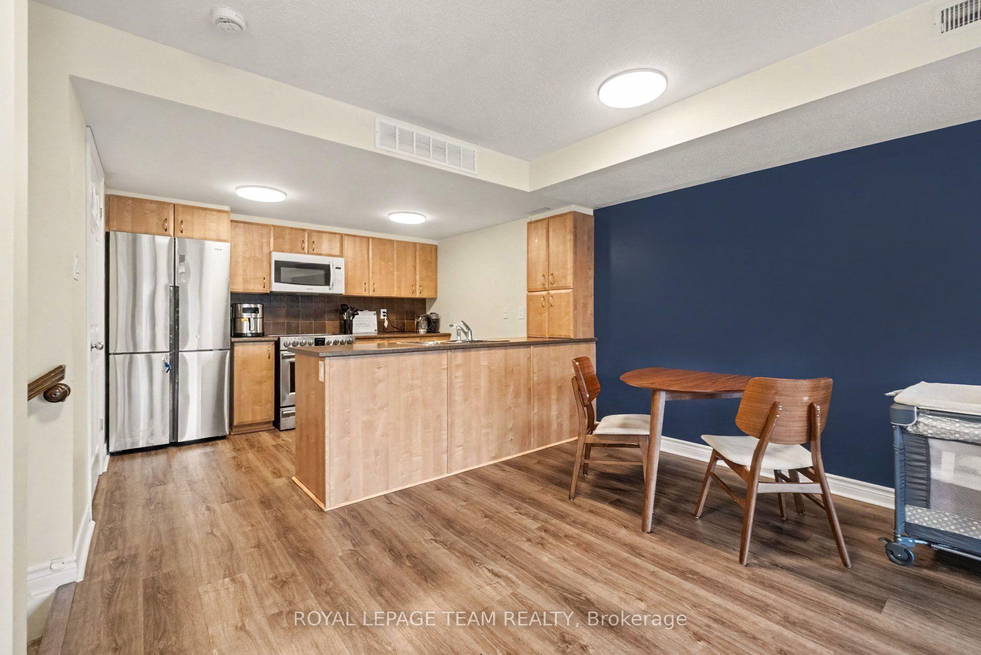 Photo 6 of Unit B, 256 Titanium Private, Ottawa, Convent Glen North — HOMEH
