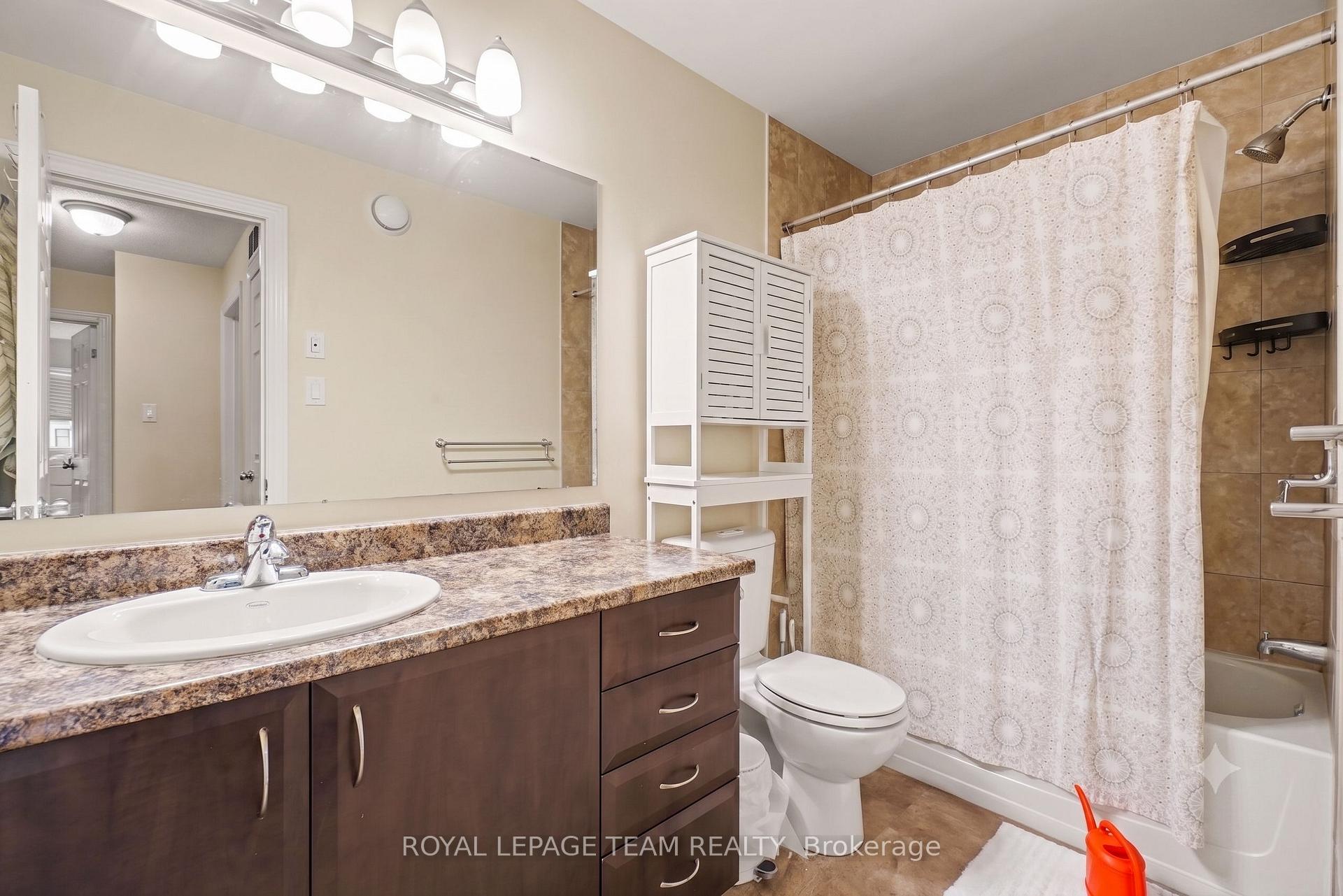 Photo 10 of Unit B, 256 Titanium Private, Ottawa, Convent Glen North — HOMEH