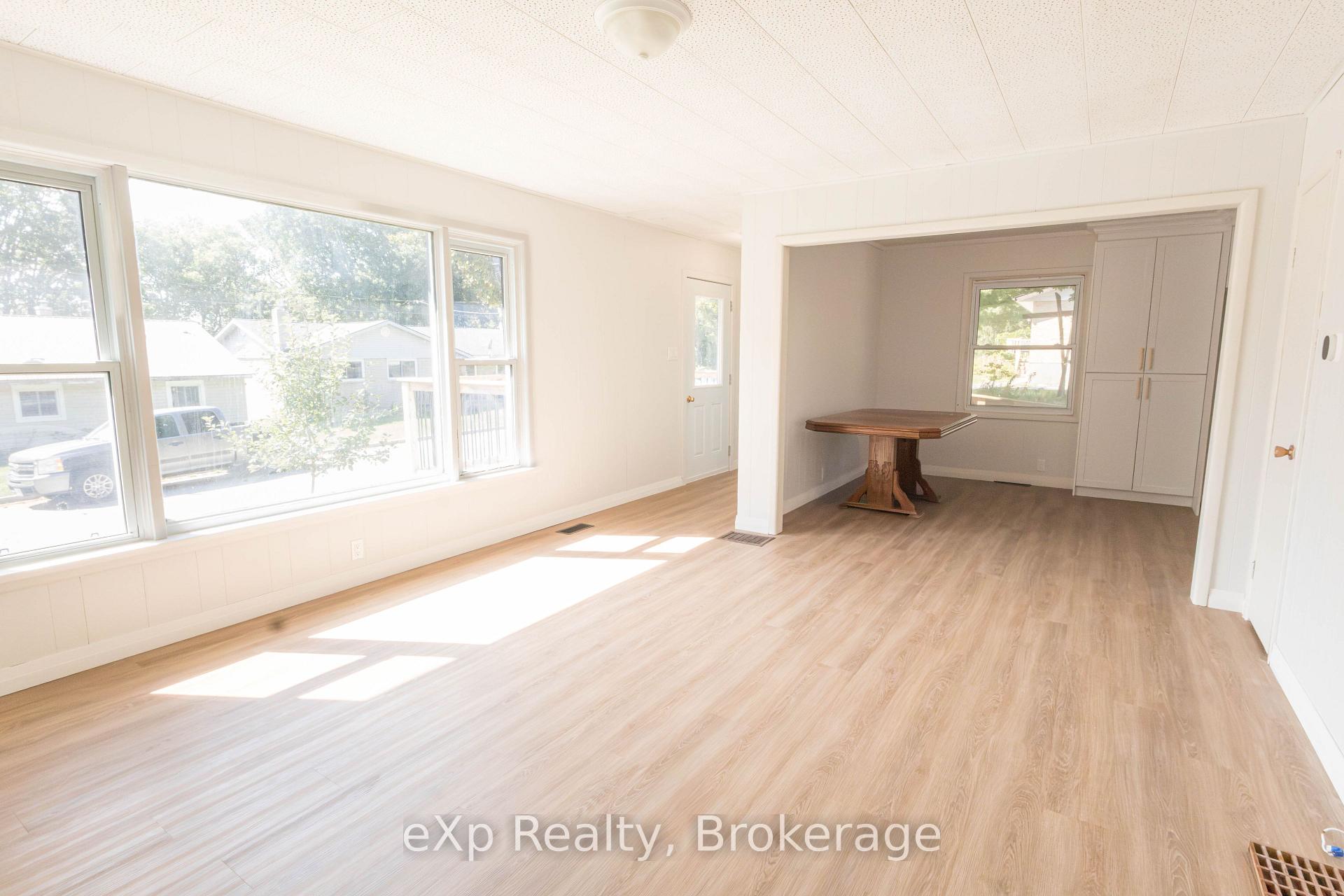 Photo 2 of 51 Wilson Street, Minto — HOMEH