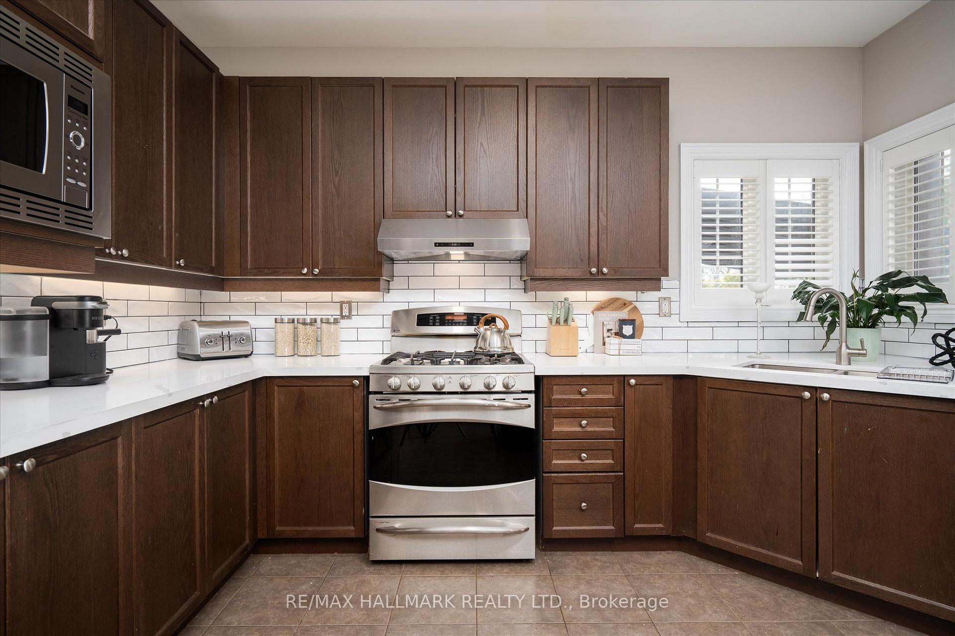 Photo 18 of 1864 Arborwood Drive, Oshawa, Taunton — HOMEH