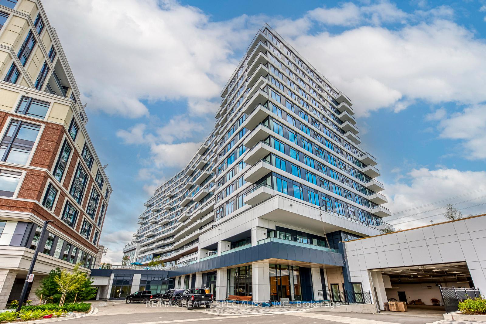 Front of Unit 1018, 2485 Eglinton Avenue