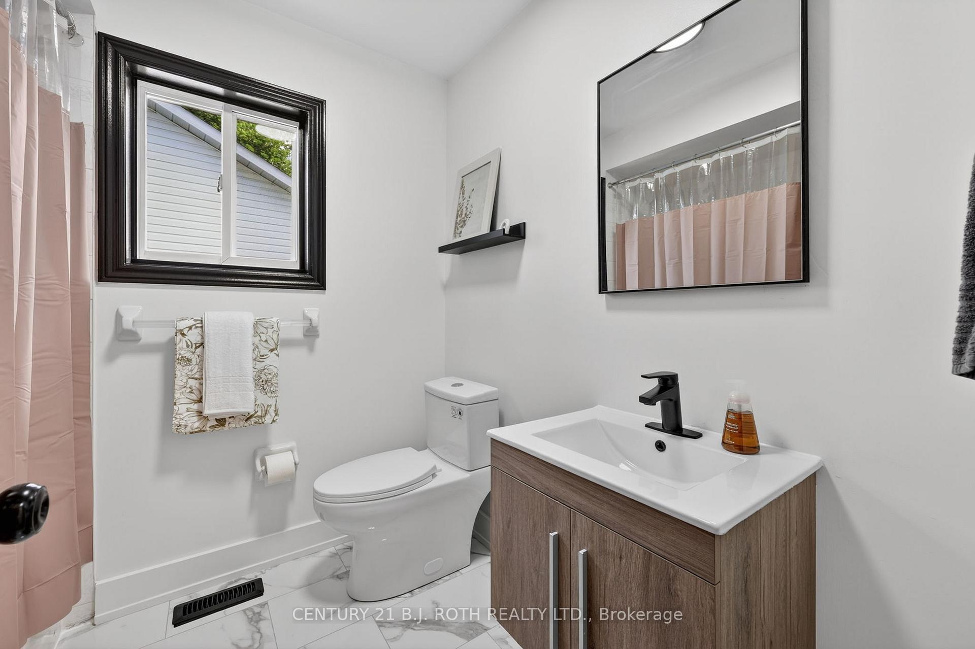 Photo 21 of 1077 Corrie Street, Innisfil, Alcona — HOMEH