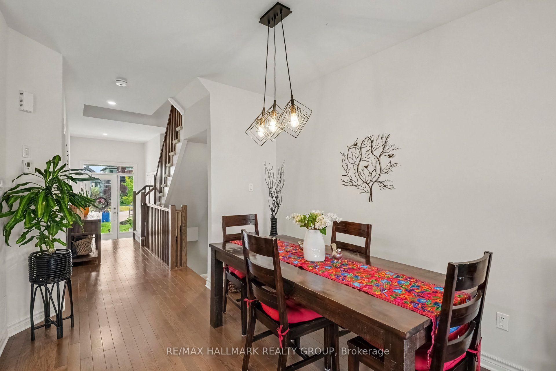 Photo 8 of 756 Cairn Crescent, Ottawa, Mer Bleue/Bradley Estates/Anderson Park — HOMEH