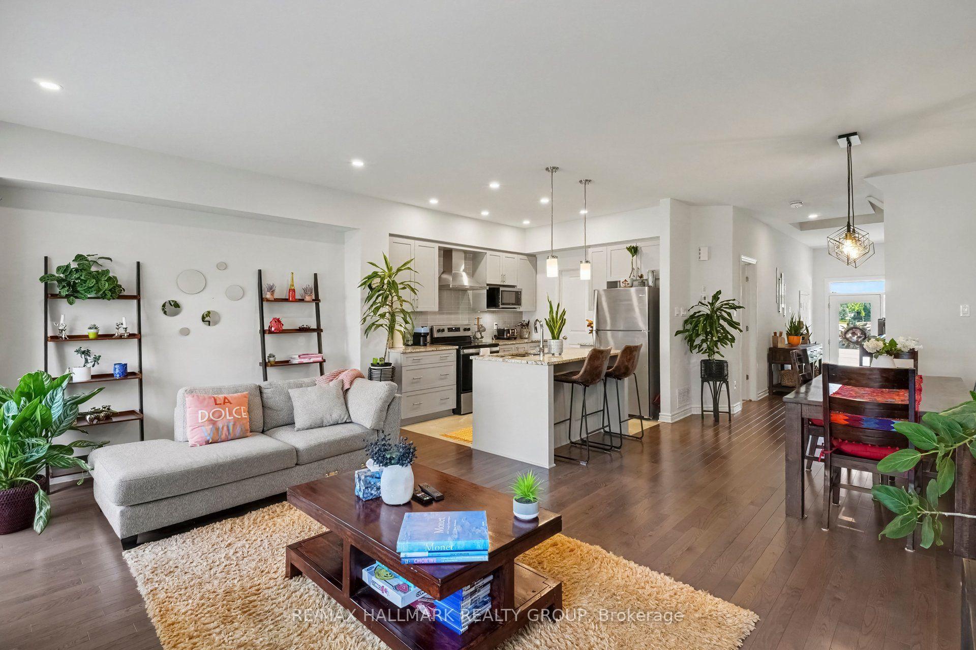 Photo 10 of 756 Cairn Crescent, Ottawa, Mer Bleue/Bradley Estates/Anderson Park — HOMEH