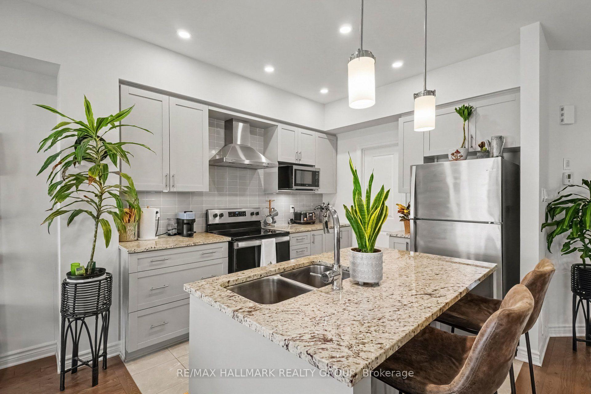 Photo 12 of 756 Cairn Crescent, Ottawa, Mer Bleue/Bradley Estates/Anderson Park — HOMEH