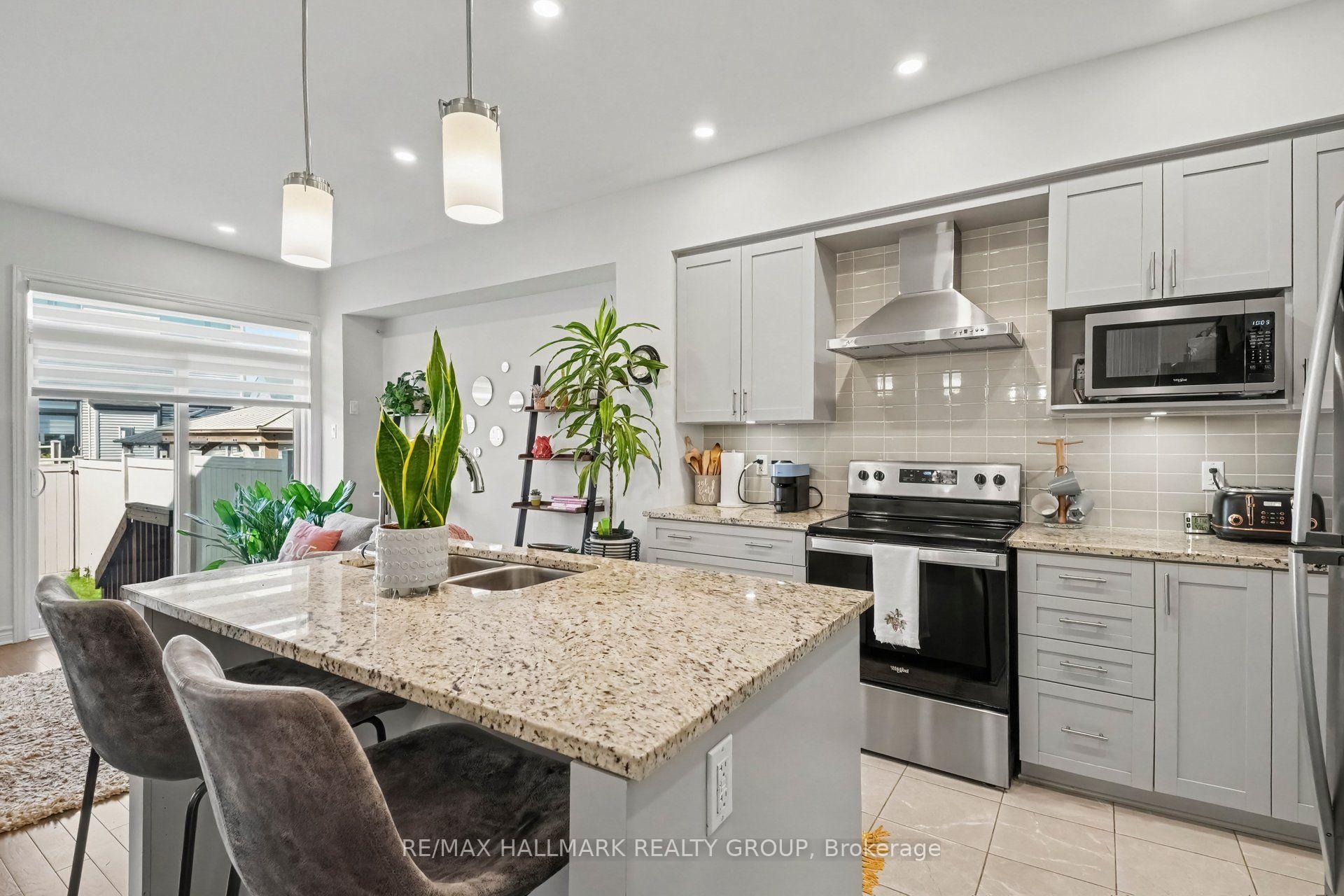 Photo 14 of 756 Cairn Crescent, Ottawa, Mer Bleue/Bradley Estates/Anderson Park — HOMEH