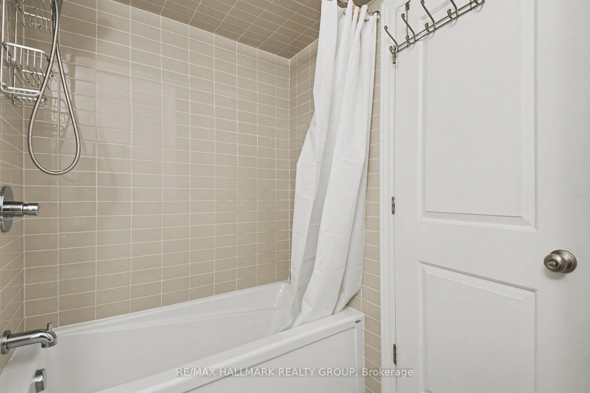 Photo 27 of 756 Cairn Crescent, Ottawa, Mer Bleue/Bradley Estates/Anderson Park — HOMEH